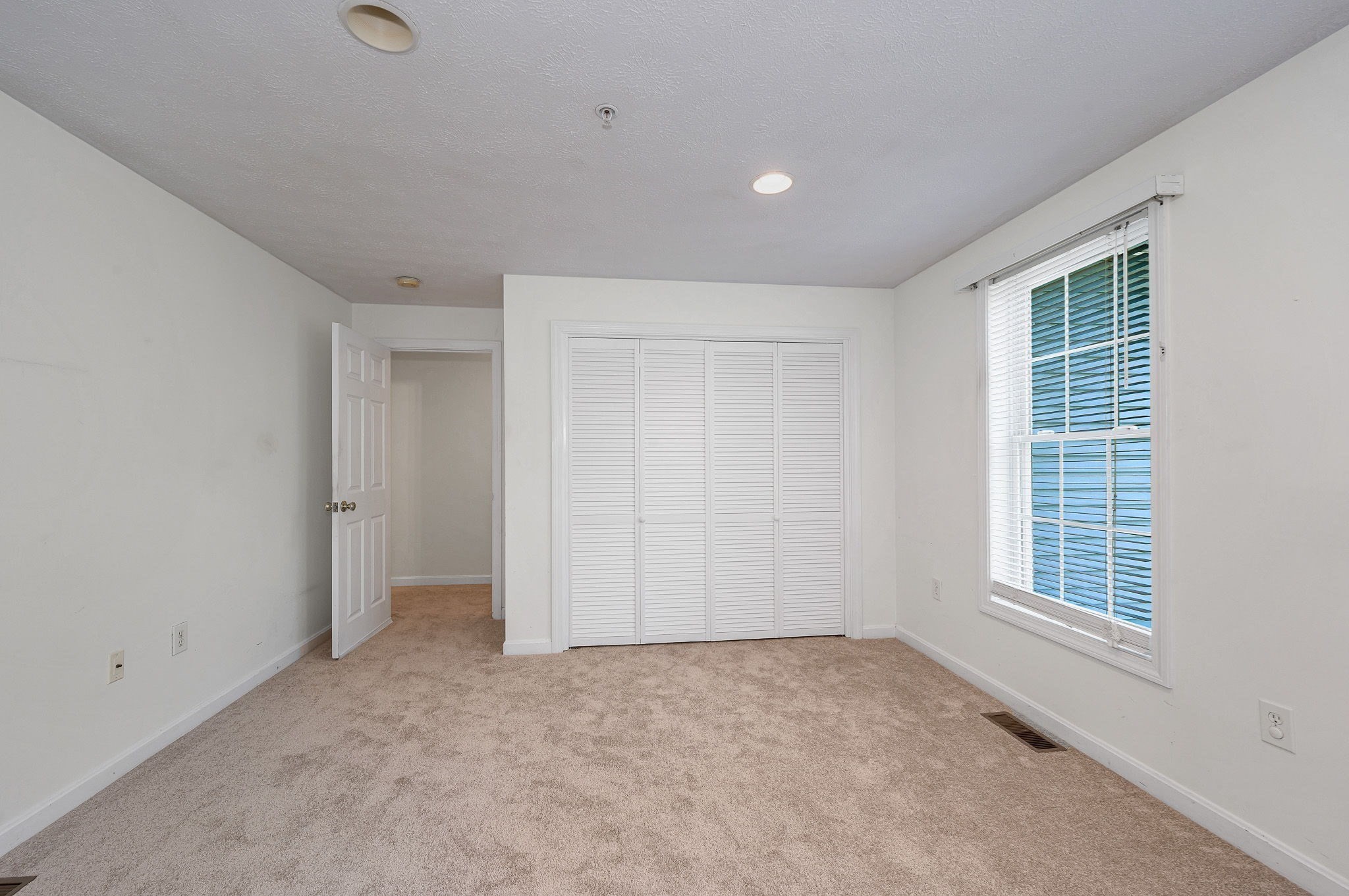 4 Georgetowne # 4 Property Photo 14