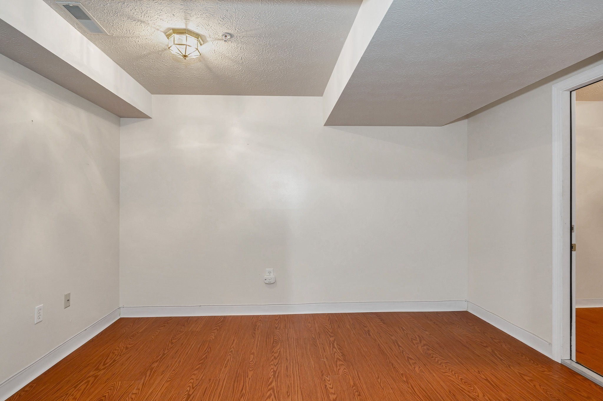 4 Georgetowne # 4 Property Photo 28