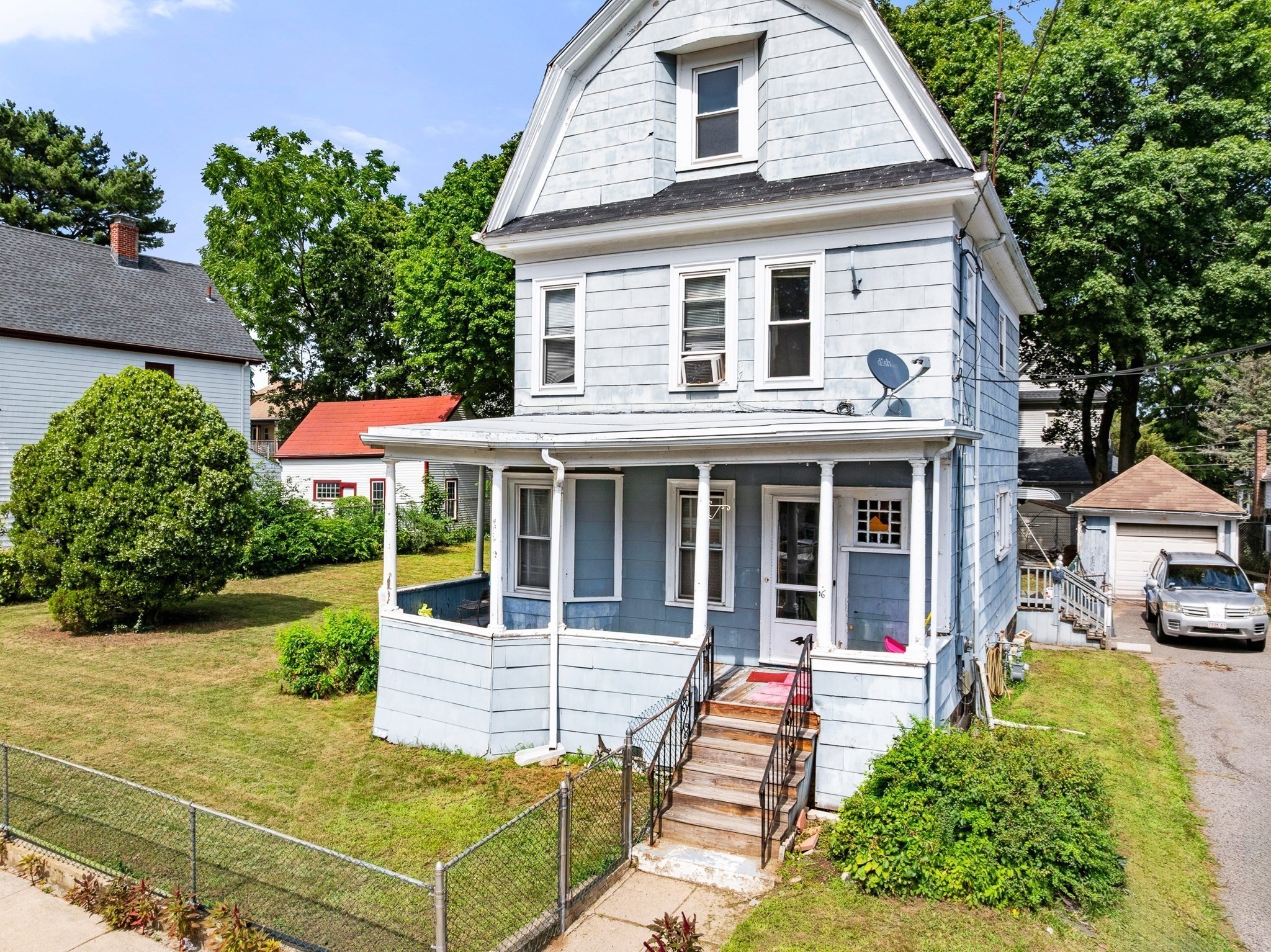 16 Holmfield Ave Property Photo 2