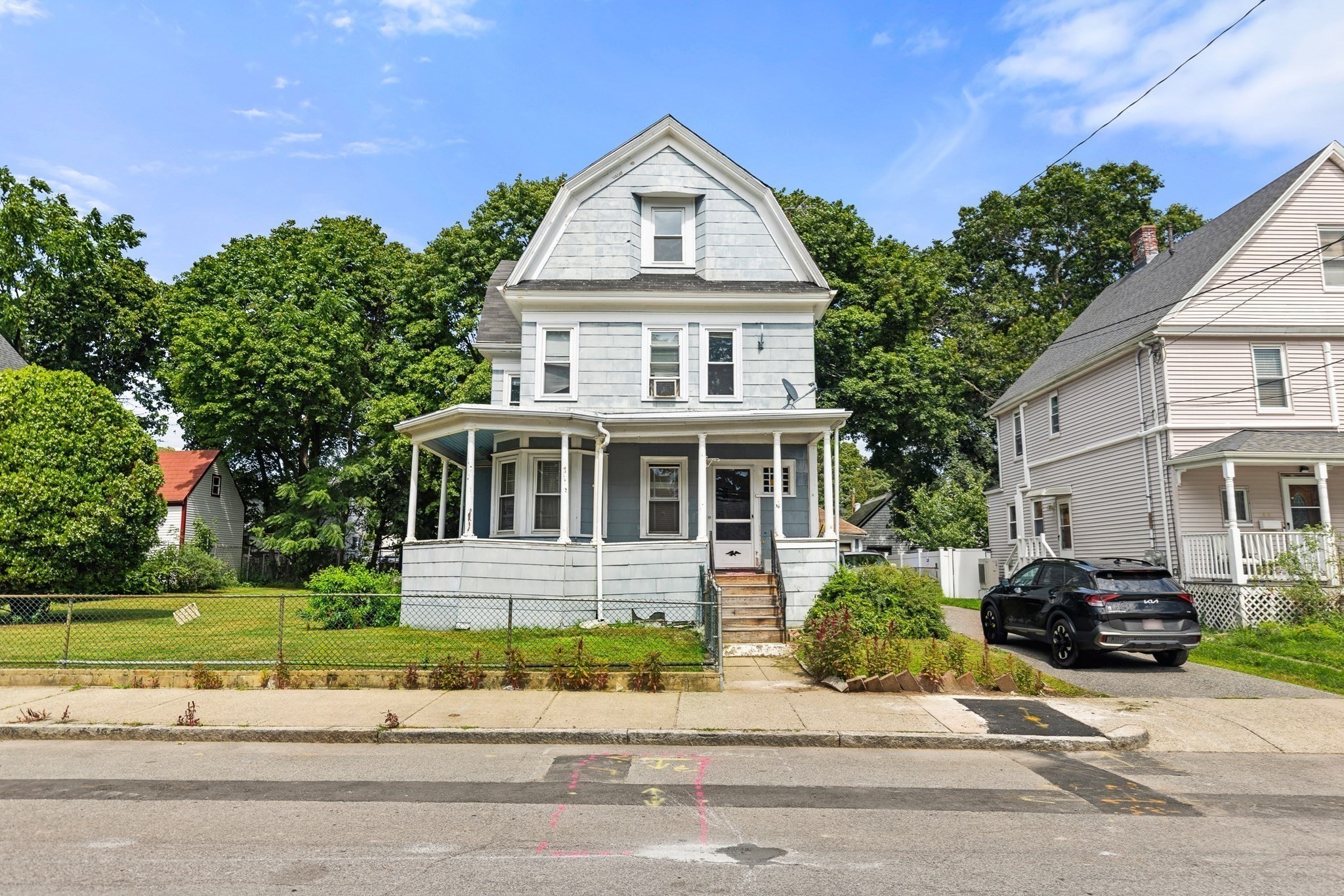 16 Holmfield Ave Property Photo 3