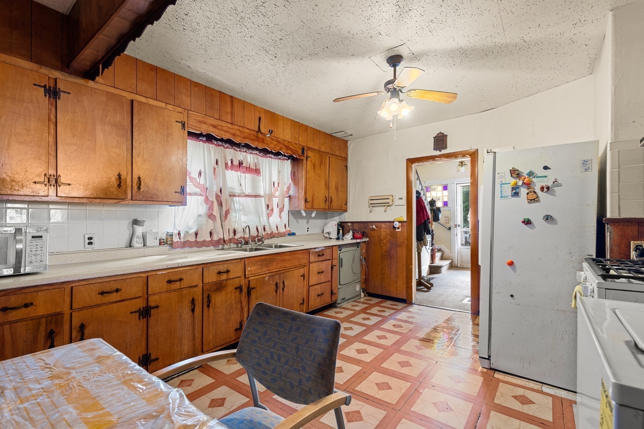 16 Holmfield Ave Property Photo 6