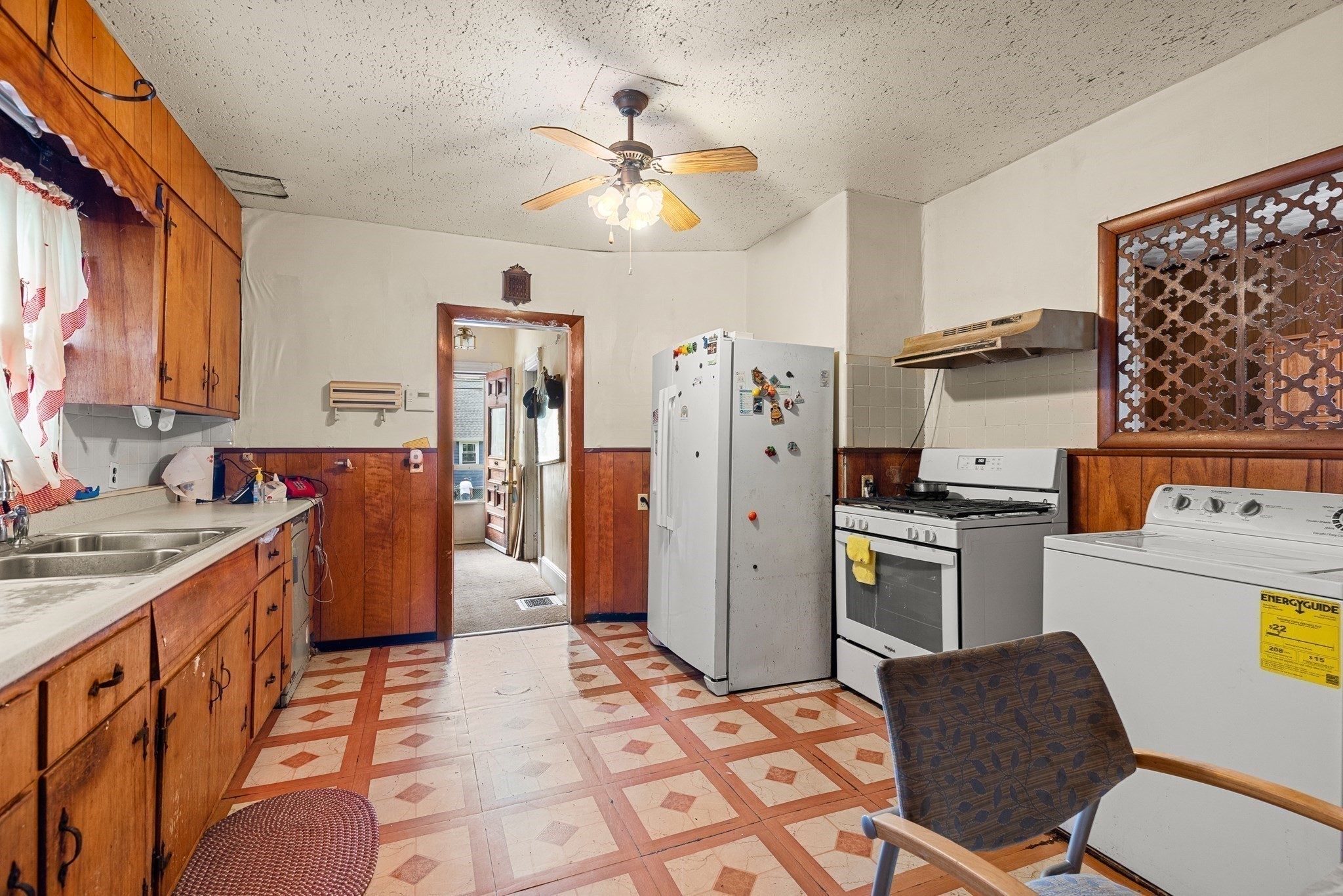 16 Holmfield Ave Property Photo 7