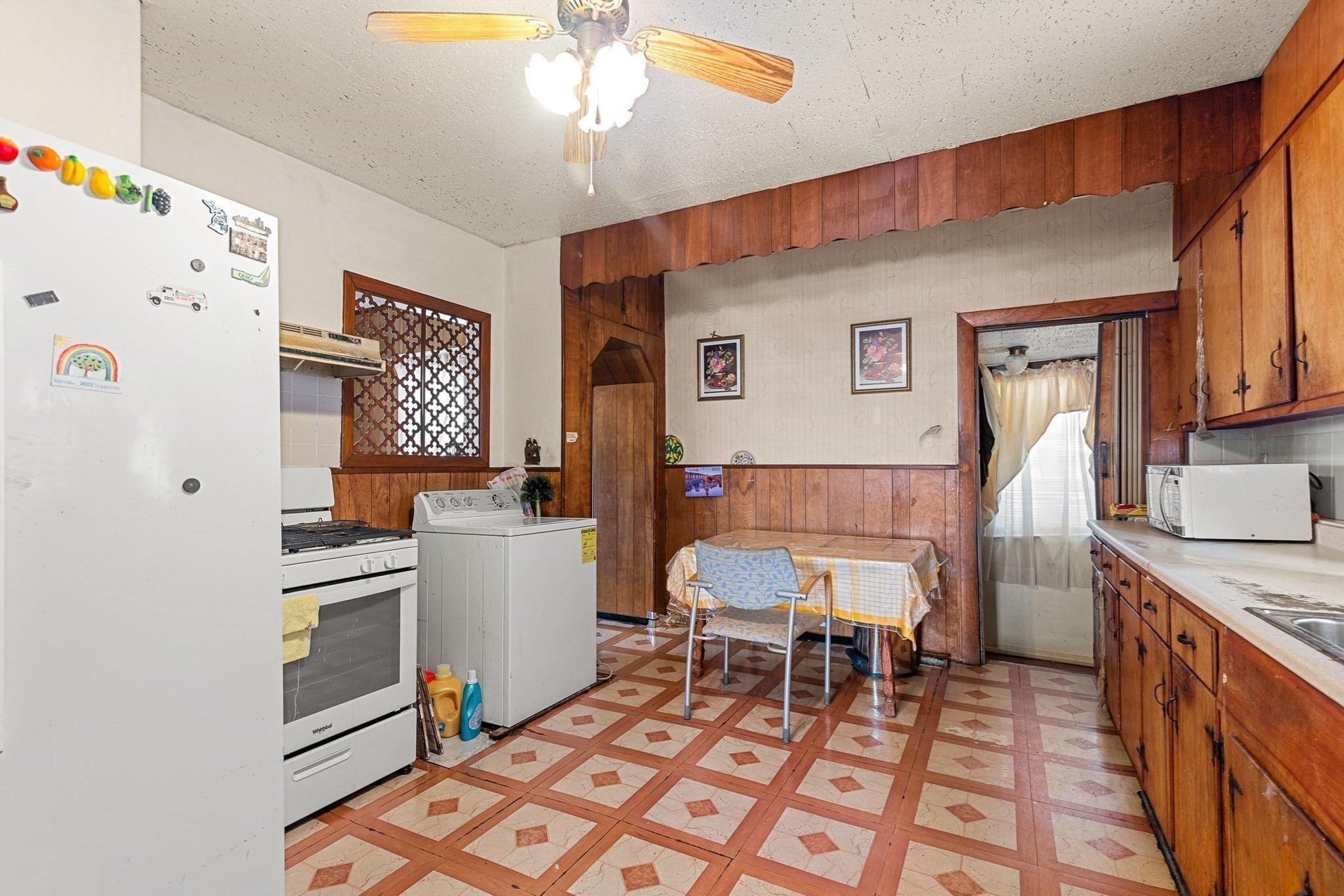 16 Holmfield Ave Property Photo 8
