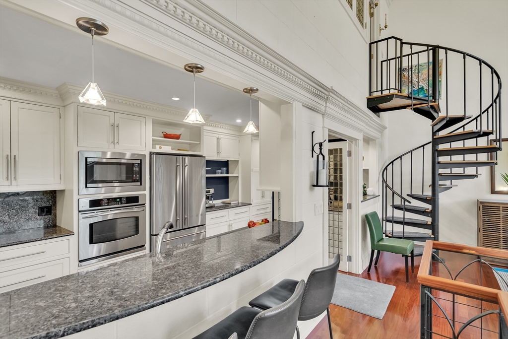 90 Park Street # 35 Property Photo 11