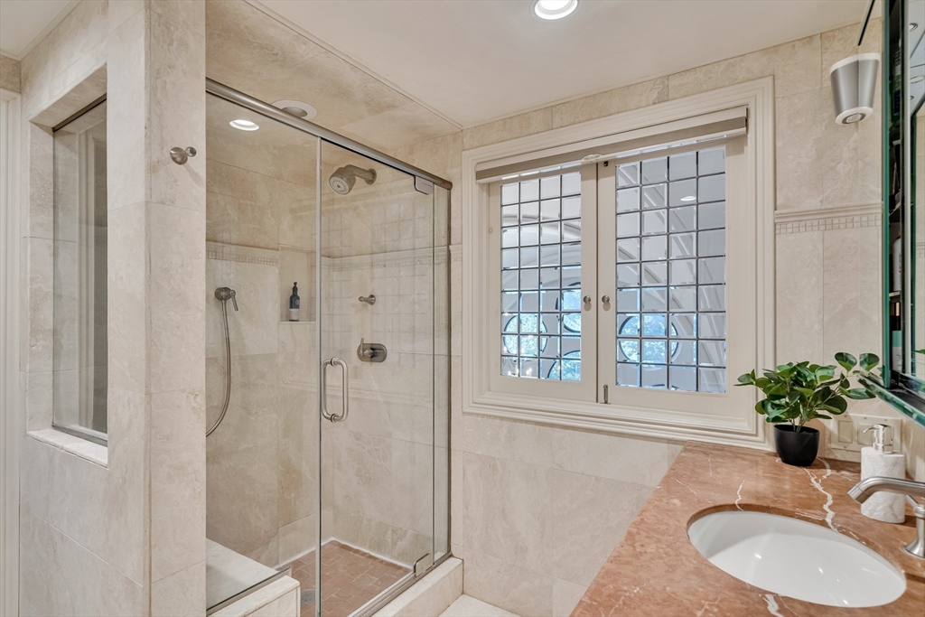 90 Park Street # 35 Property Photo 17