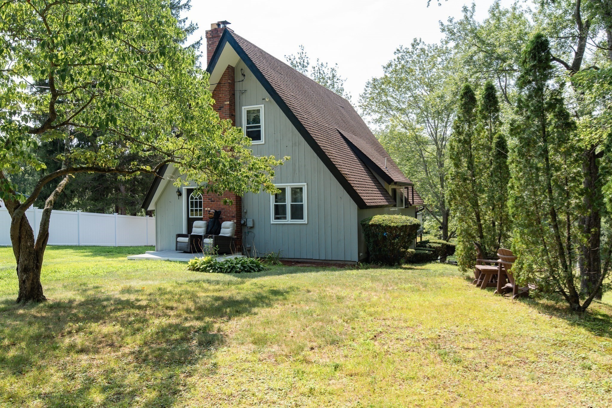 171 Elm Property Photo 3
