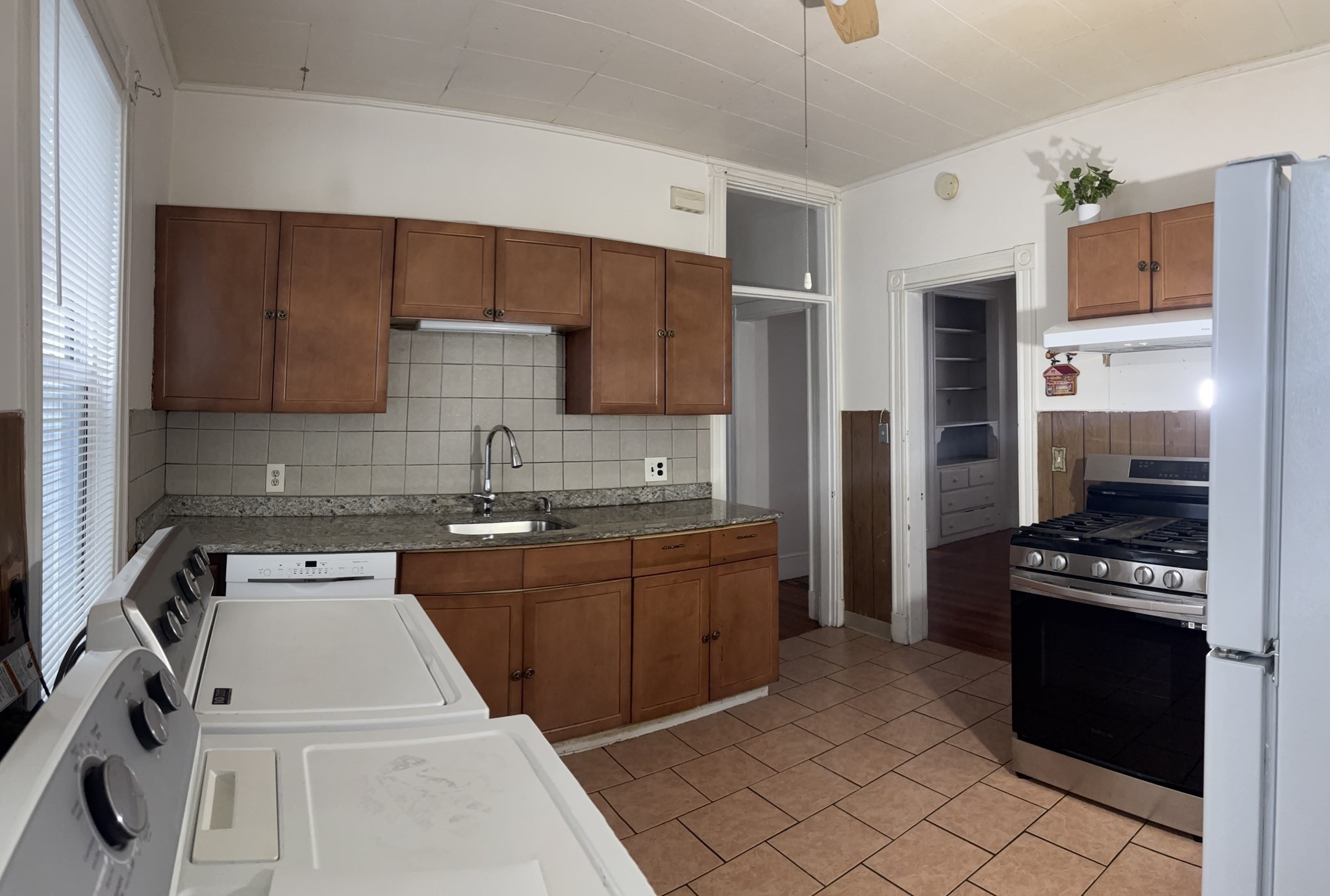427 Winthrop St # 1 Property Photo 3