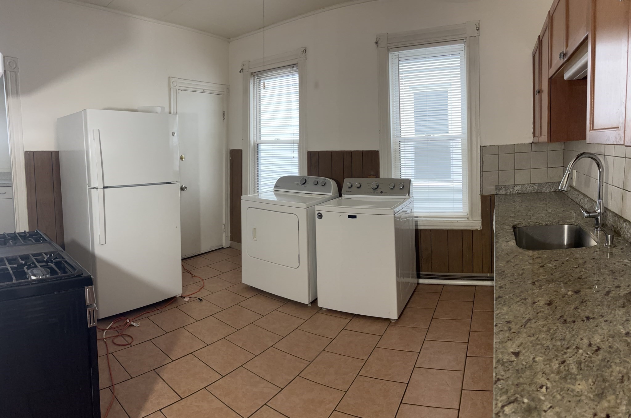 427 Winthrop St # 1 Property Photo 4