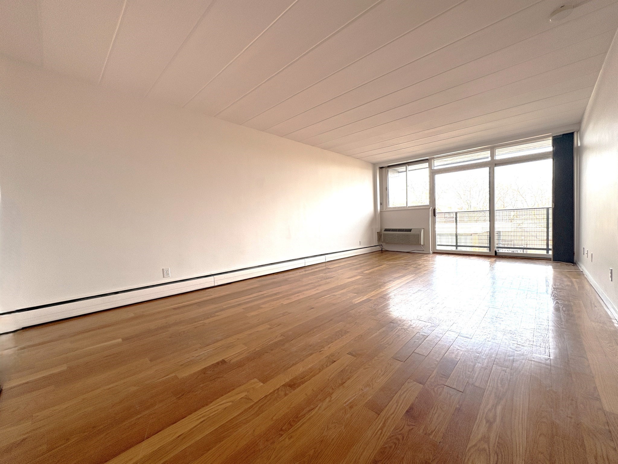 345 Harvard St # 4e Property Photo 5