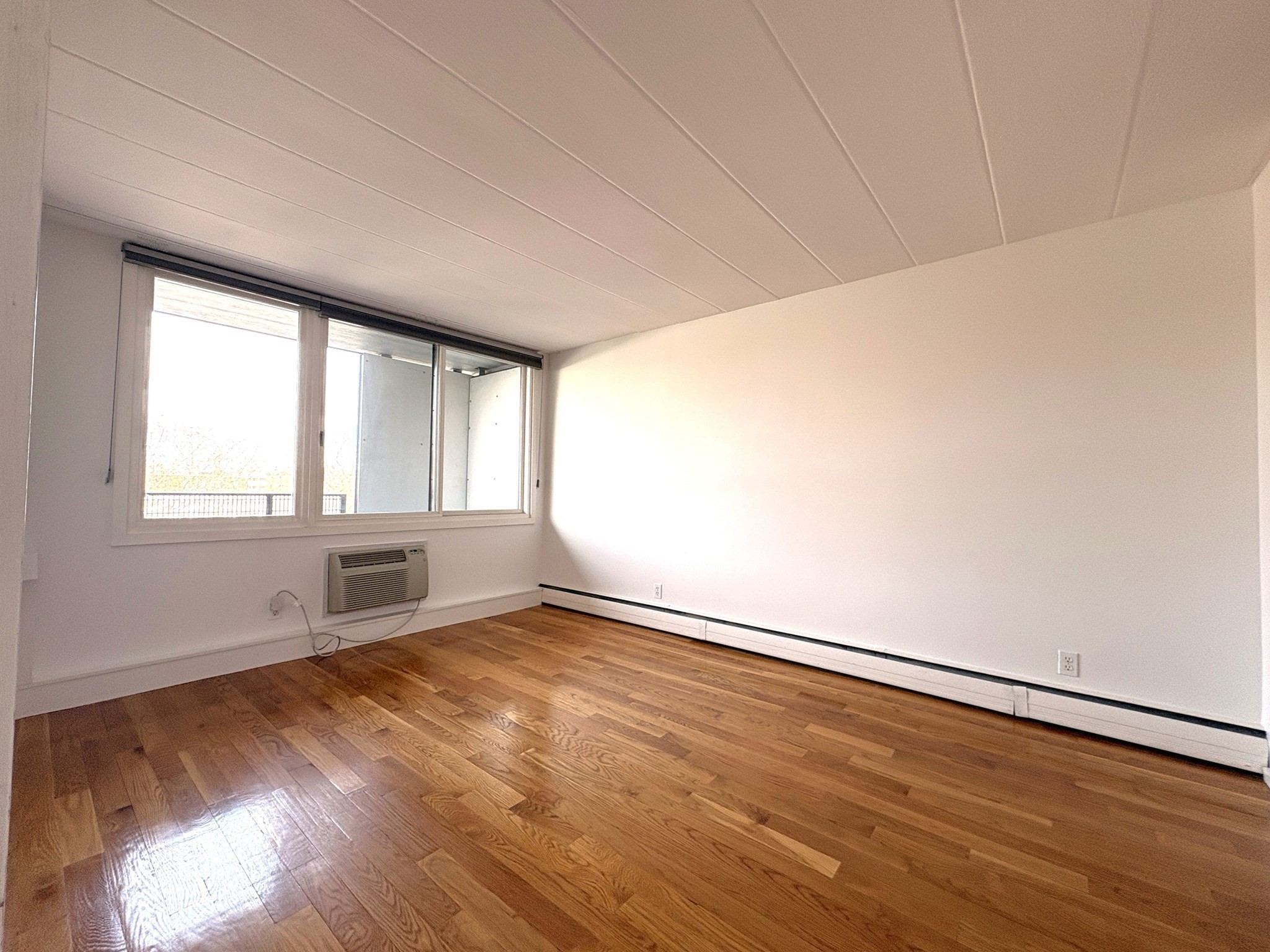 345 Harvard St # 4e Property Photo 16