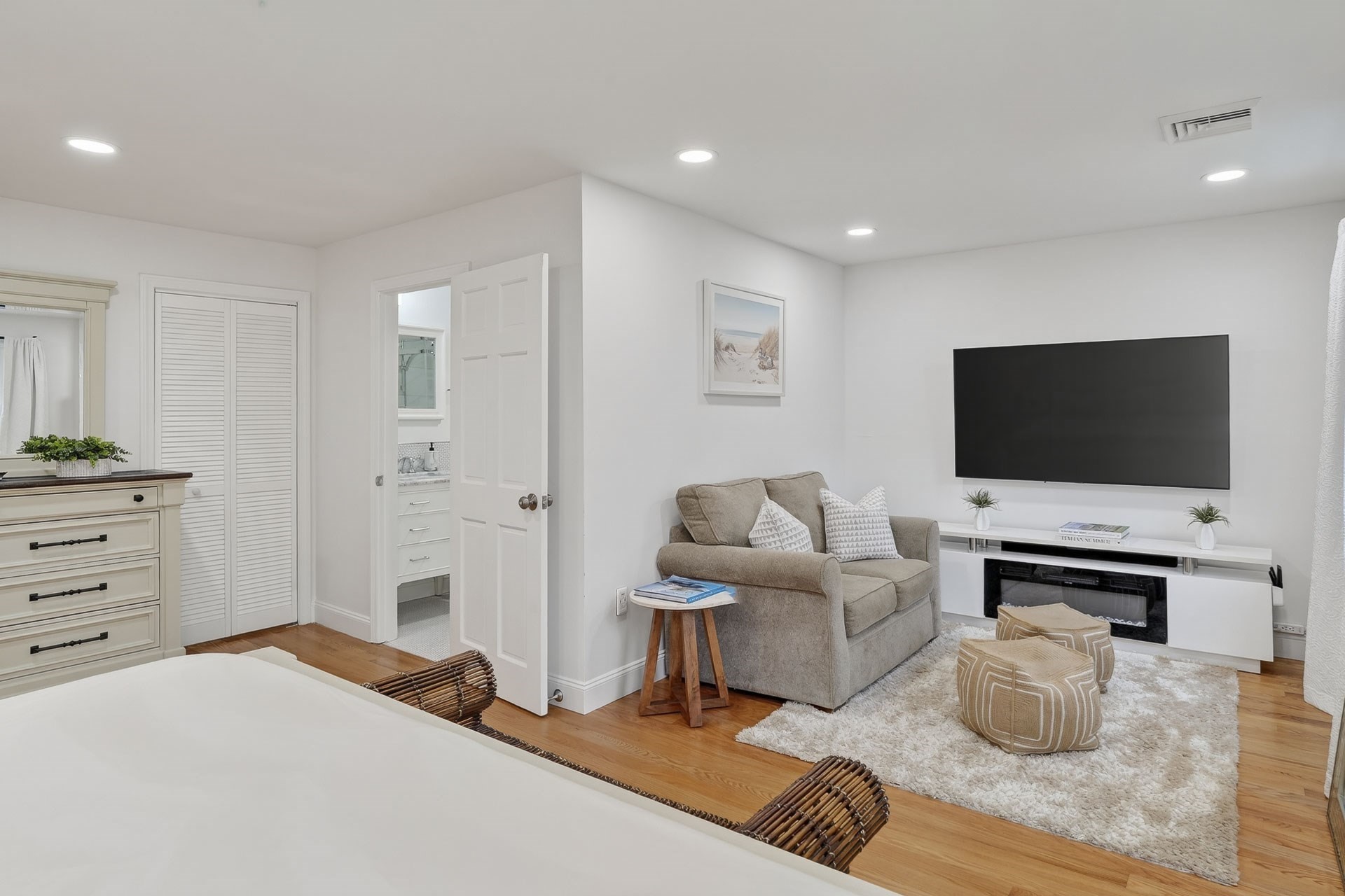 105 Whalers Walk Property Photo 28