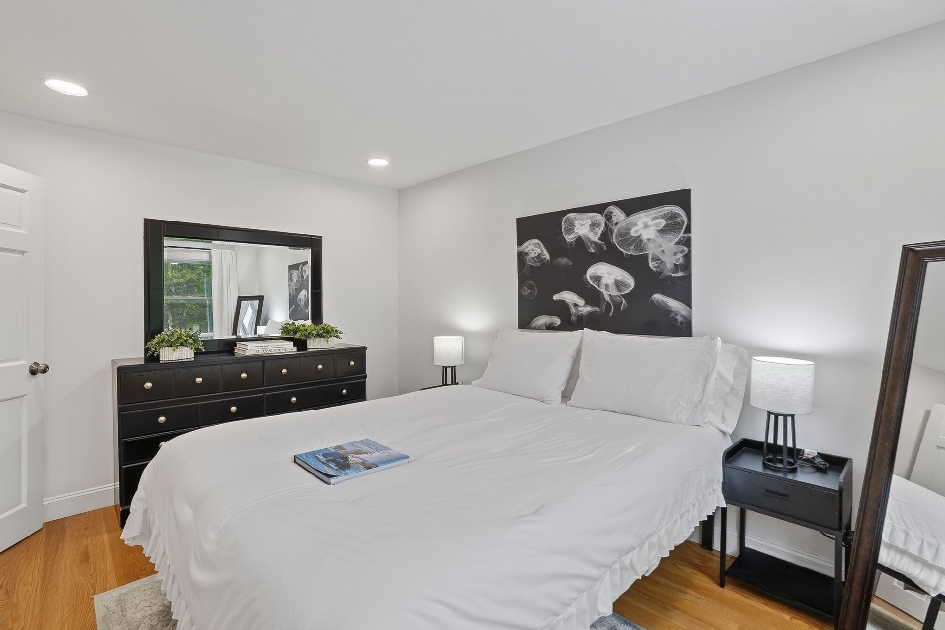 105 Whalers Walk Property Photo 32