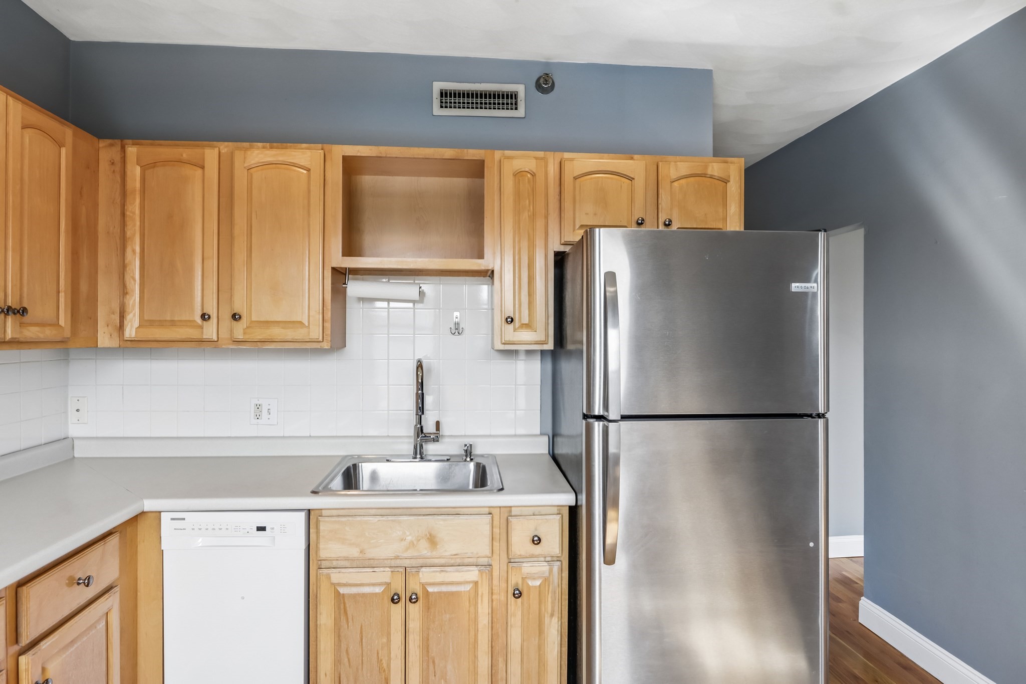 550 Main # 5 Property Photo 12