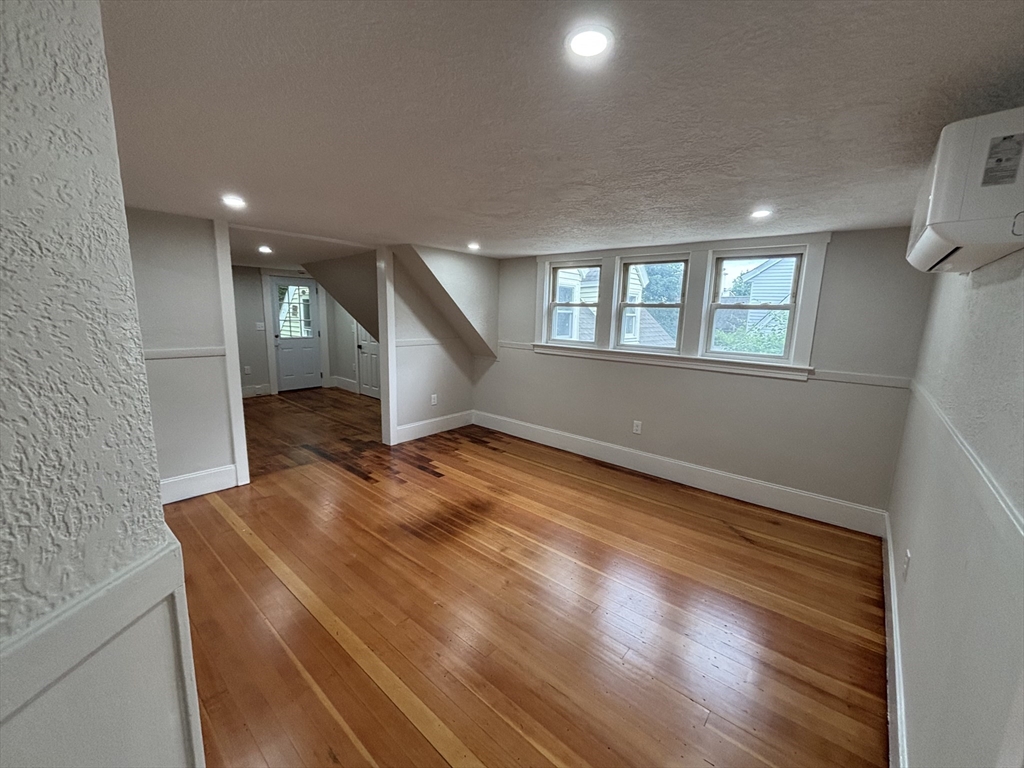 22 Pleasant St Property Photo 31
