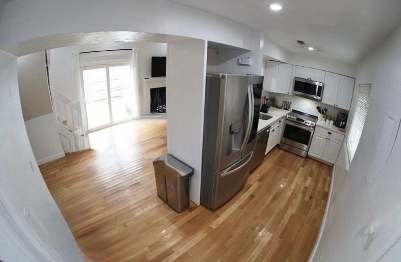233 Lake St # D Property Photo 2