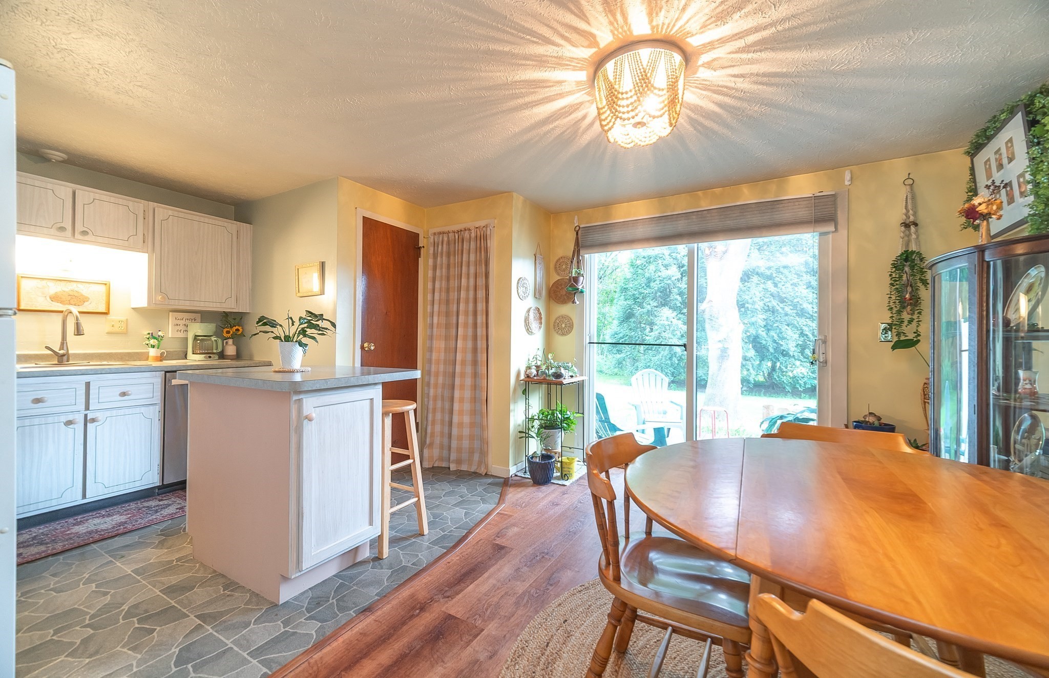 8 Keegan Property Photo 3