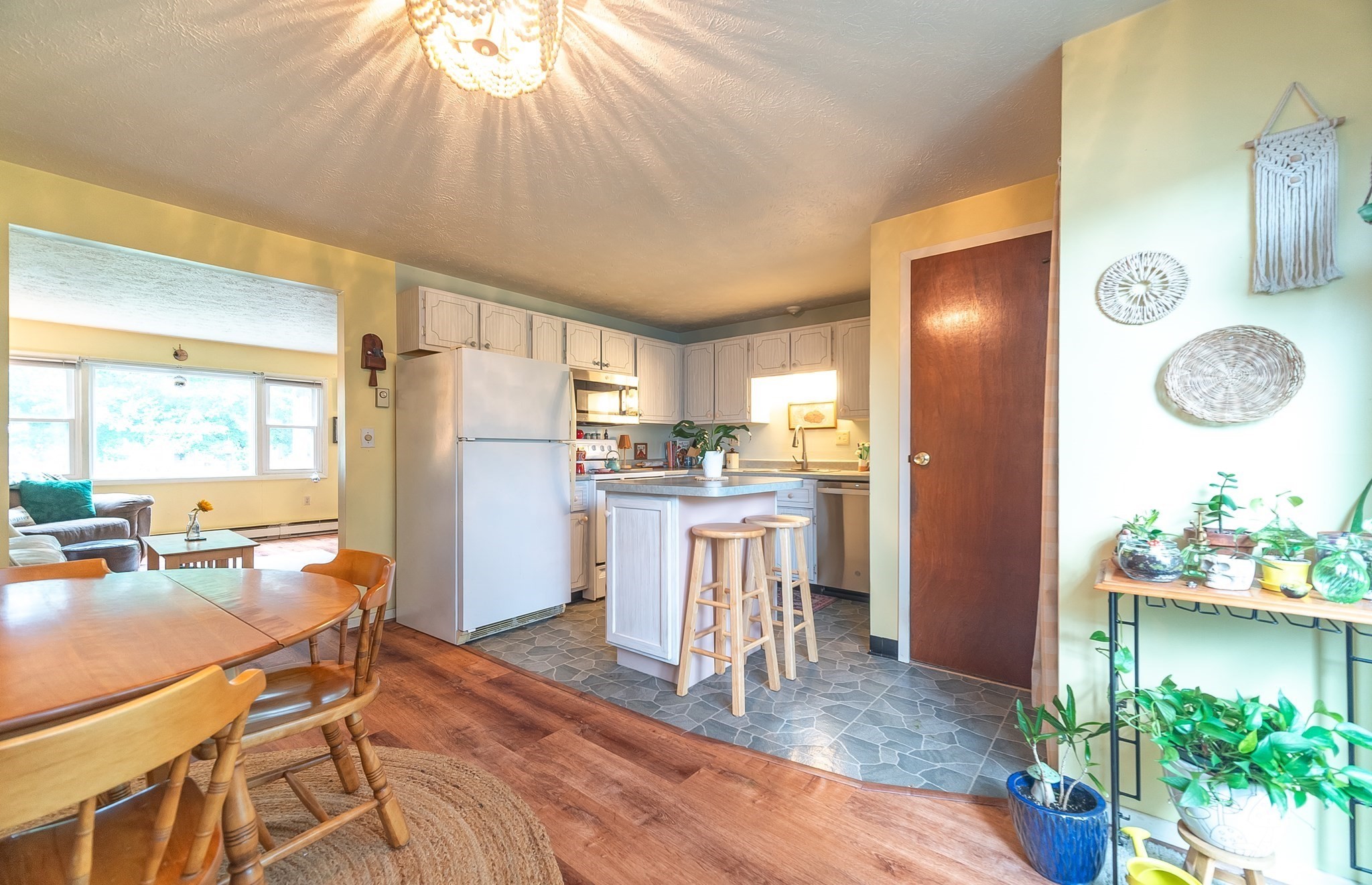 8 Keegan Property Photo 4