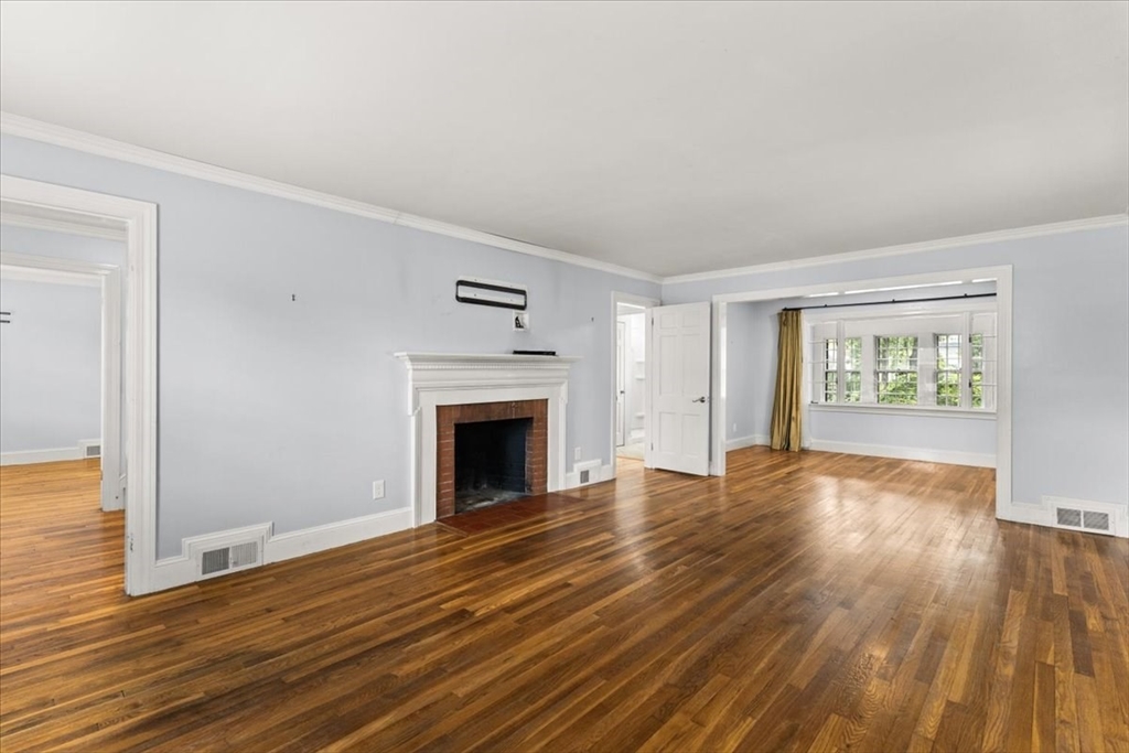 14 Whitehill St Property Photo 7