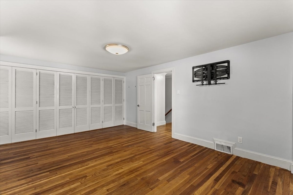 14 Whitehill St Property Photo 26