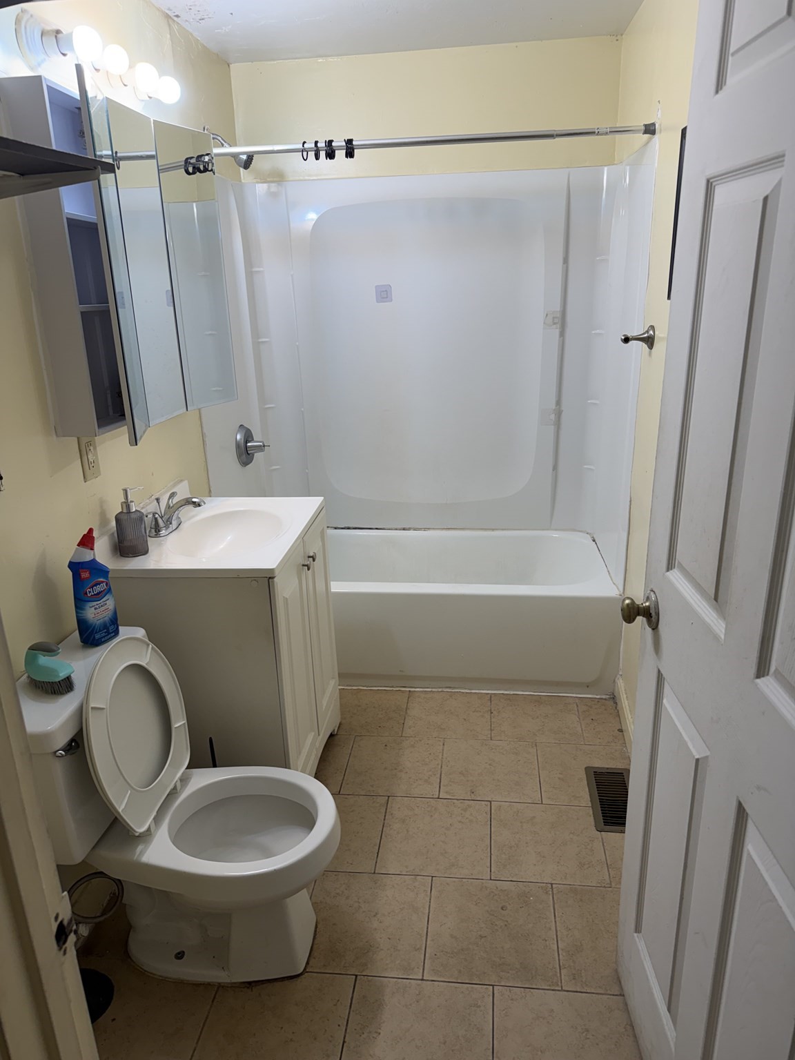 66 Florence St # 1 Property Photo 6