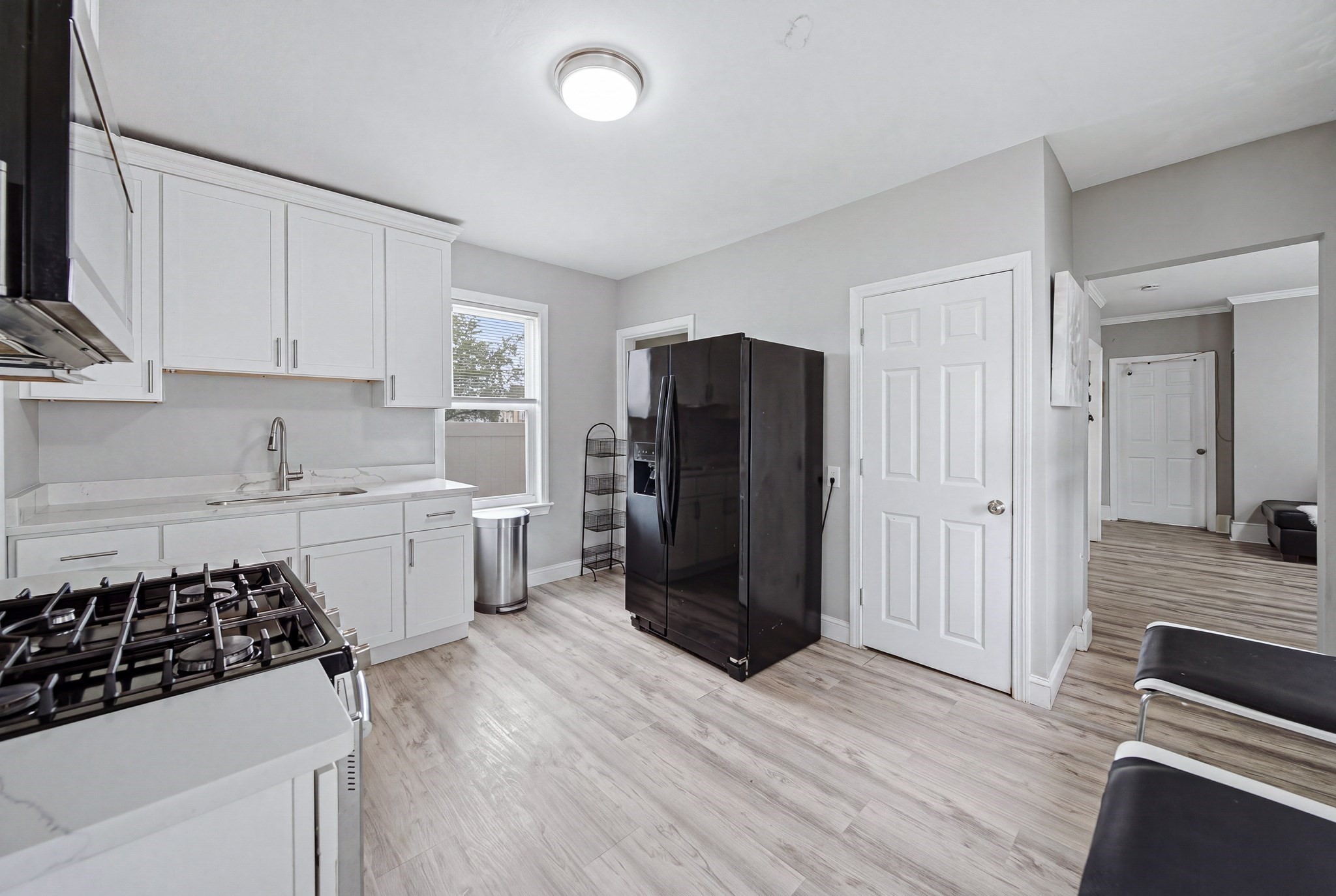 48 Washington St Property Photo 6