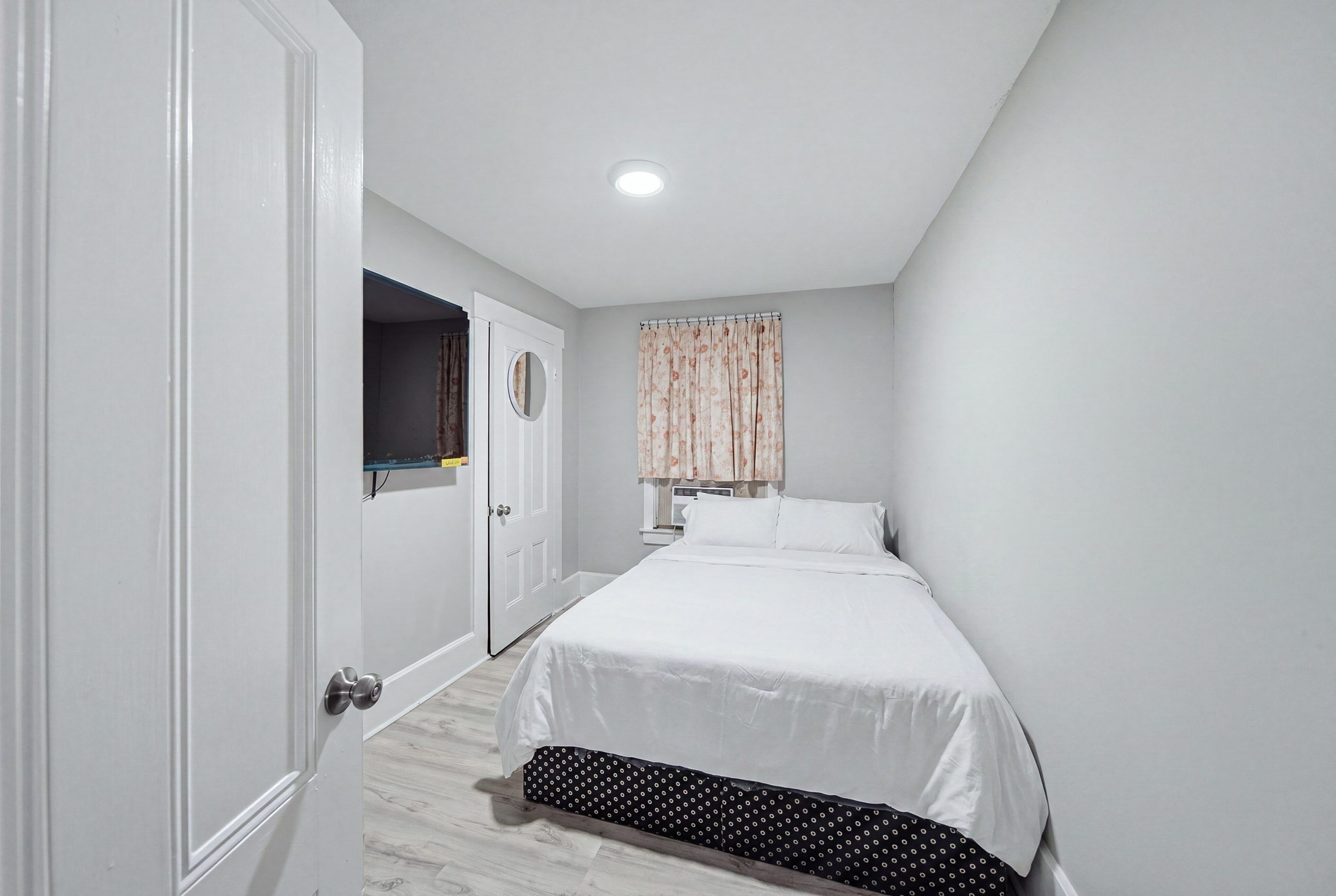 48 Washington St Property Photo 21