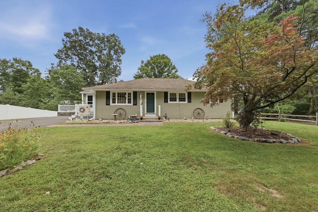 4 Olive Dr Property Photo 2