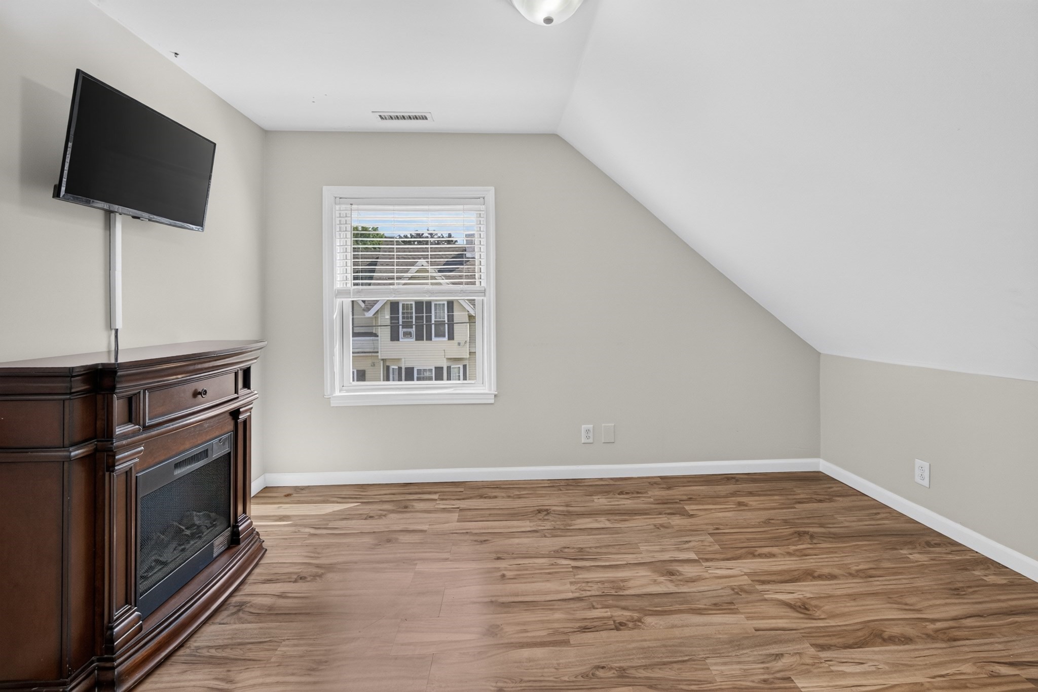 103 B Street Property Photo 38