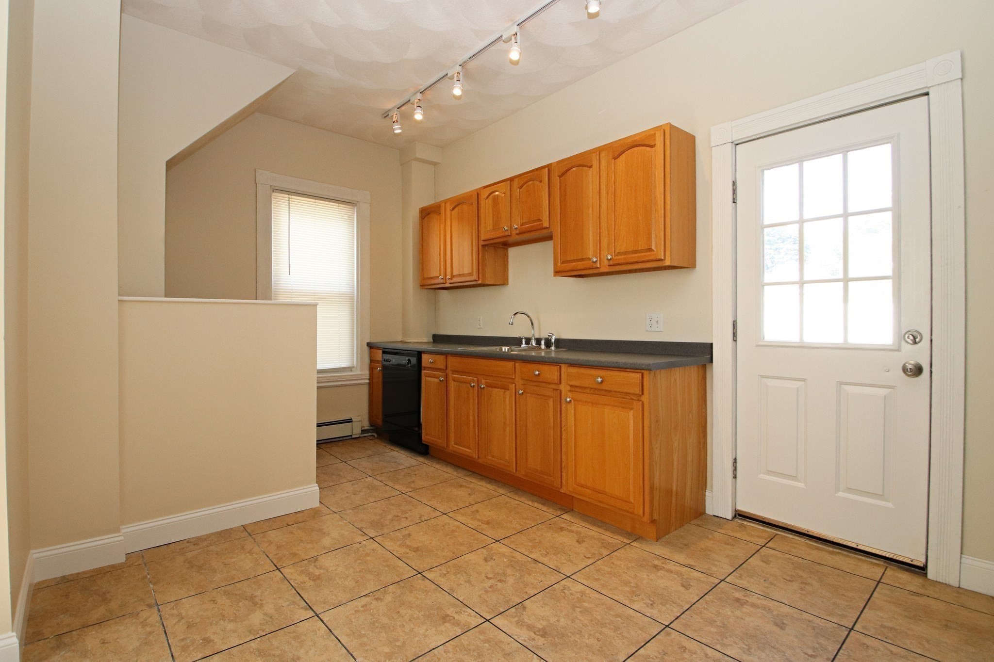 601 Lincoln Avenue Property Photo 10