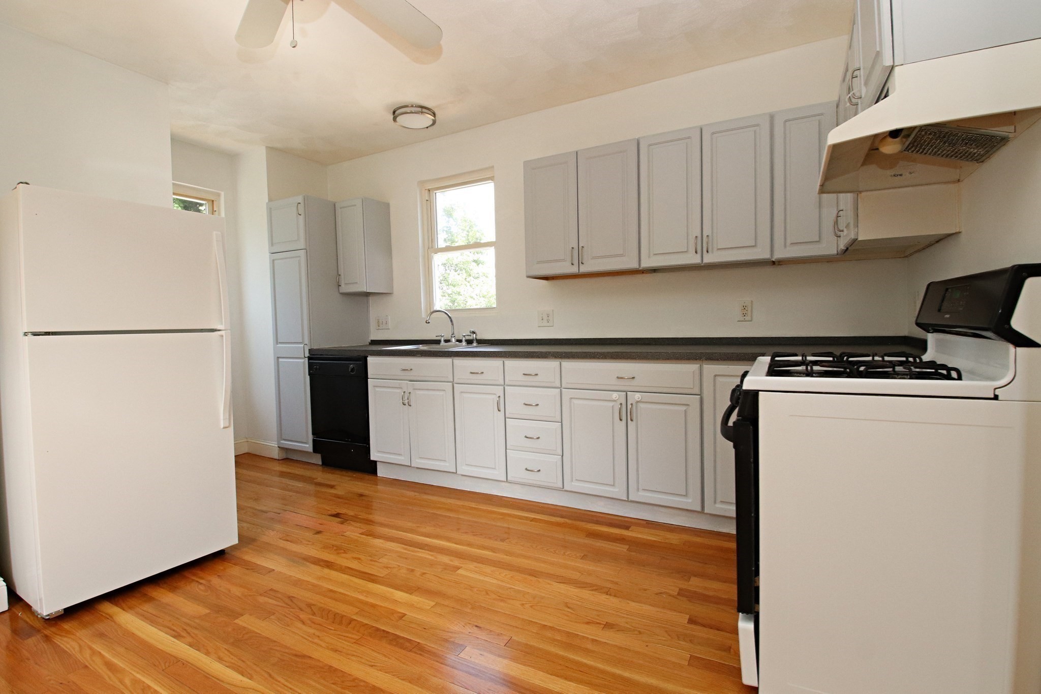 601 Lincoln Avenue Property Photo 20