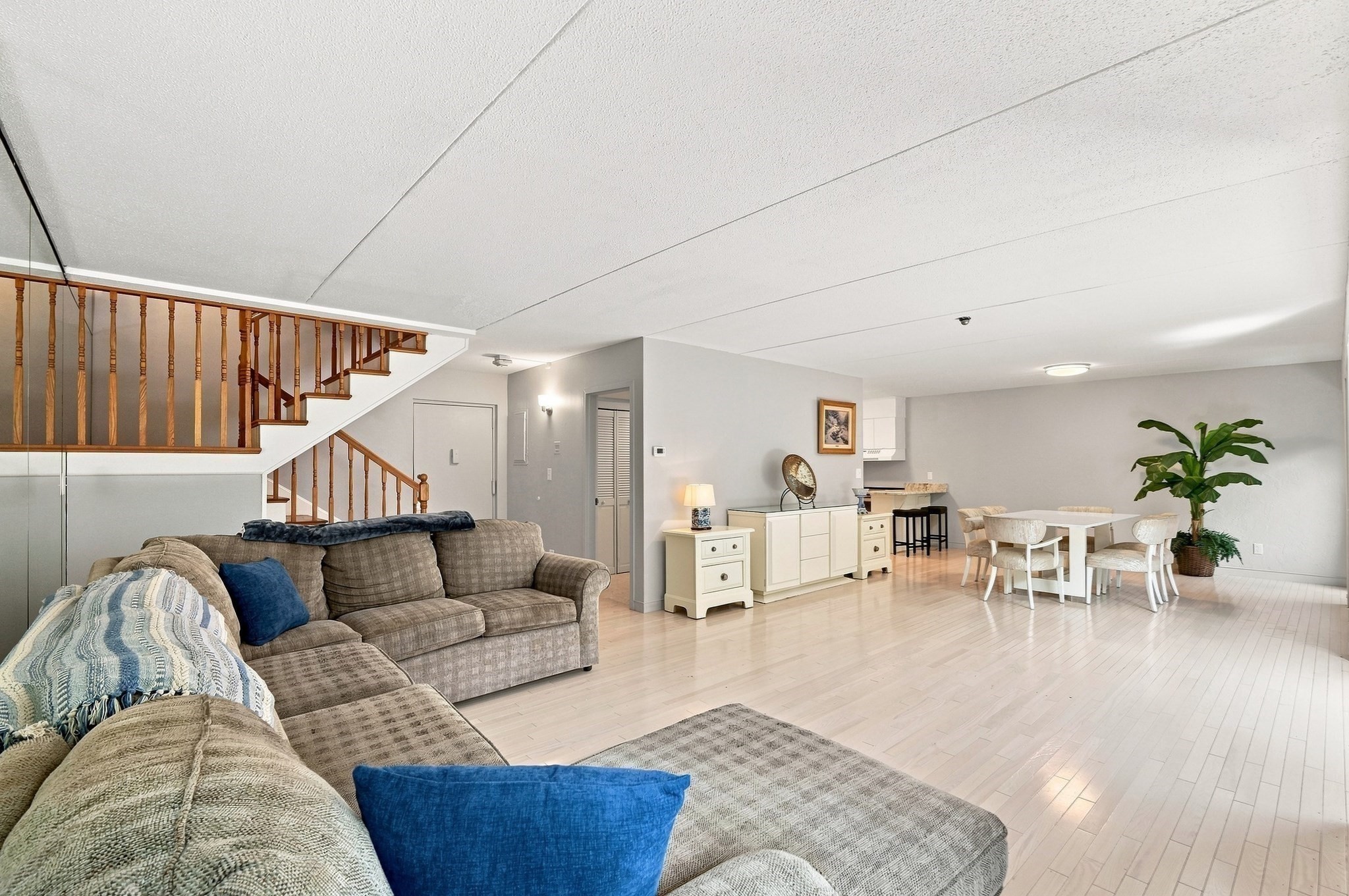 55 Tall Oaks Drive # L8 Property Photo 3