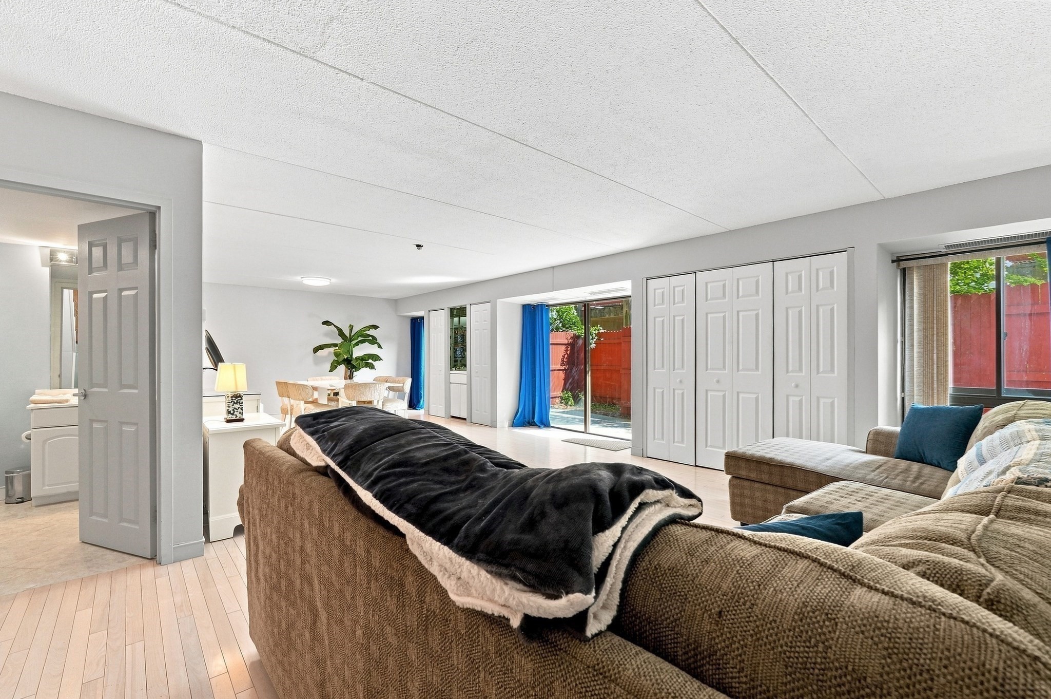 55 Tall Oaks Drive # L8 Property Photo 5