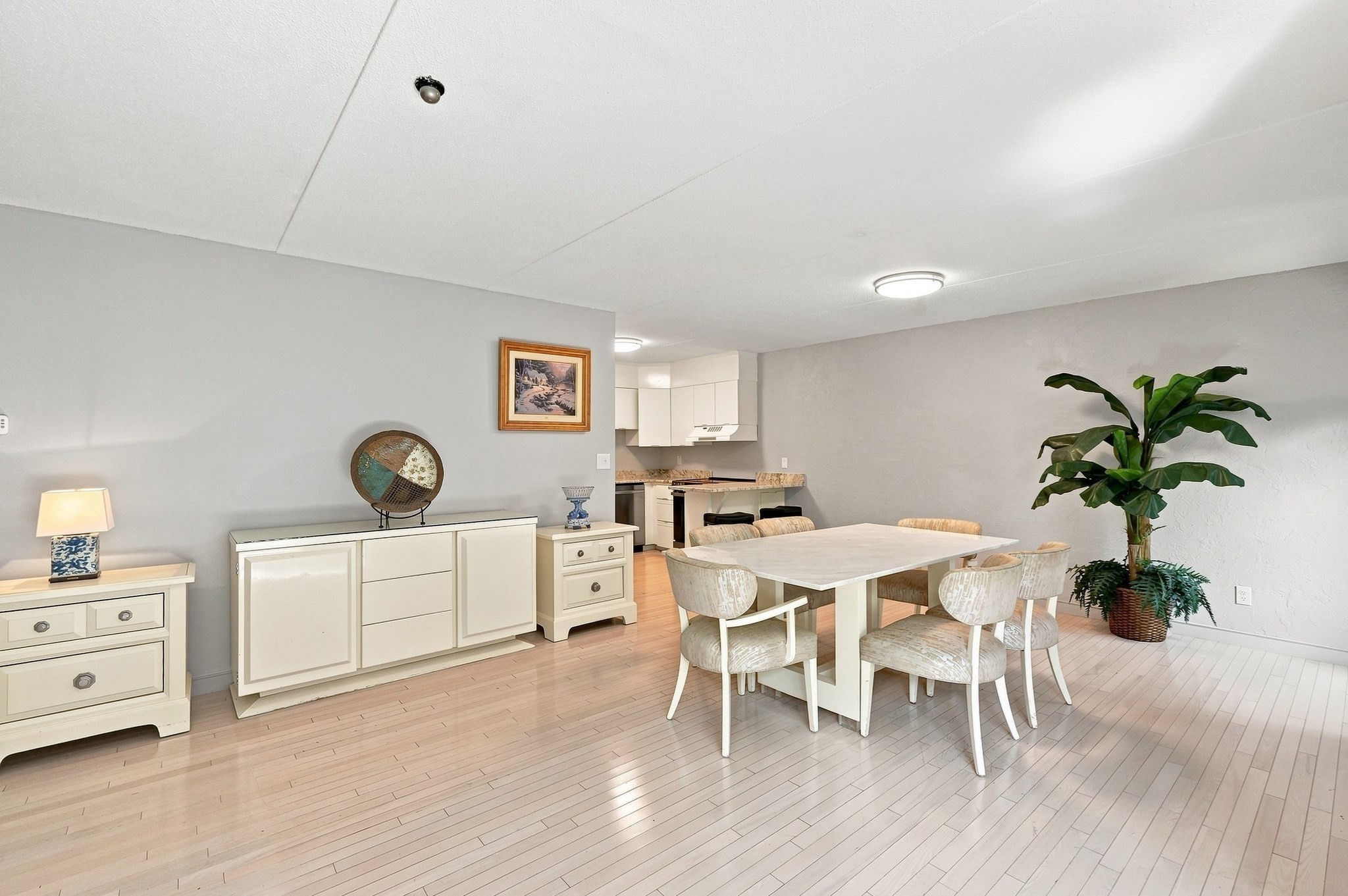 55 Tall Oaks Drive # L8 Property Photo 6