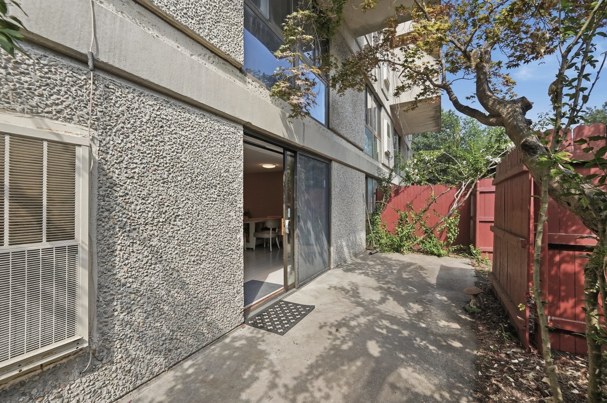 55 Tall Oaks Drive # L8 Property Photo 12