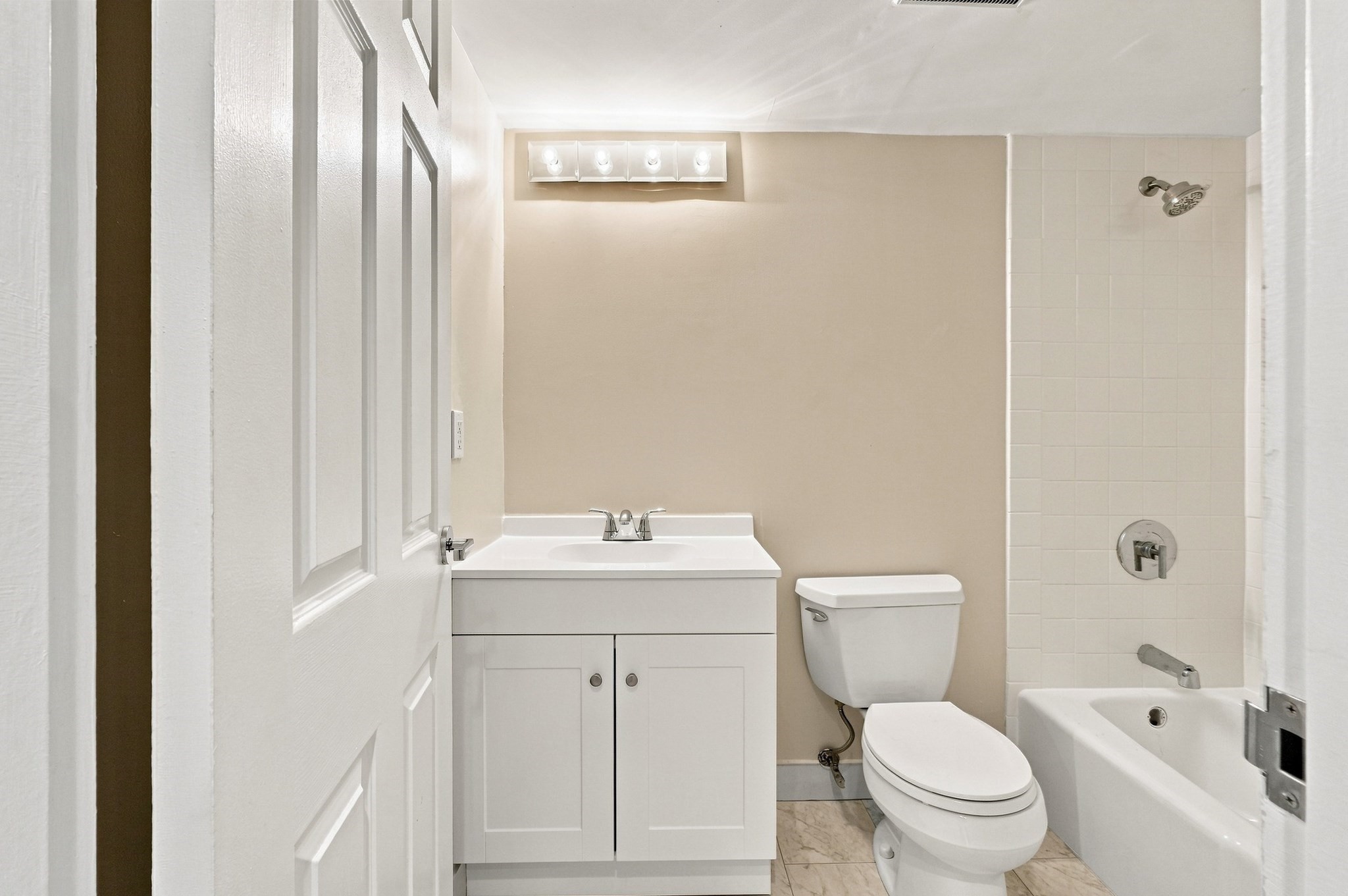 55 Tall Oaks Drive # L8 Property Photo 19