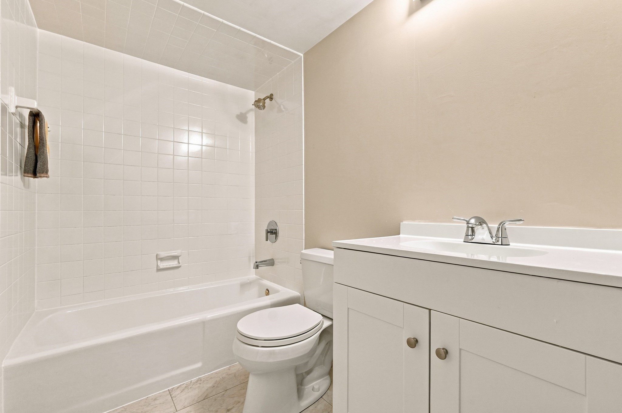 55 Tall Oaks Drive # L8 Property Photo 24