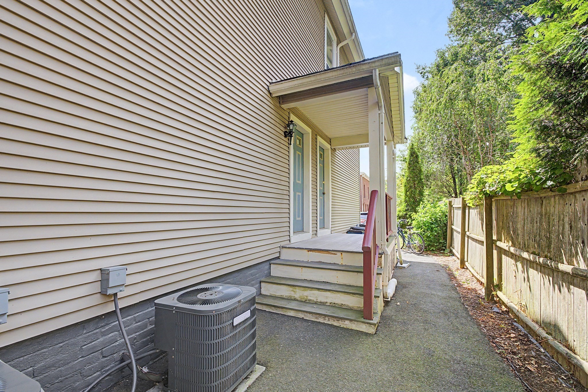 30 Graves Avenue # A Property Photo 5