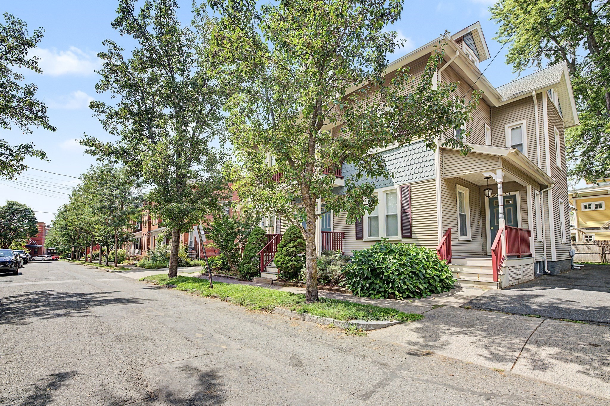 30 Graves Avenue # A Property Photo 7