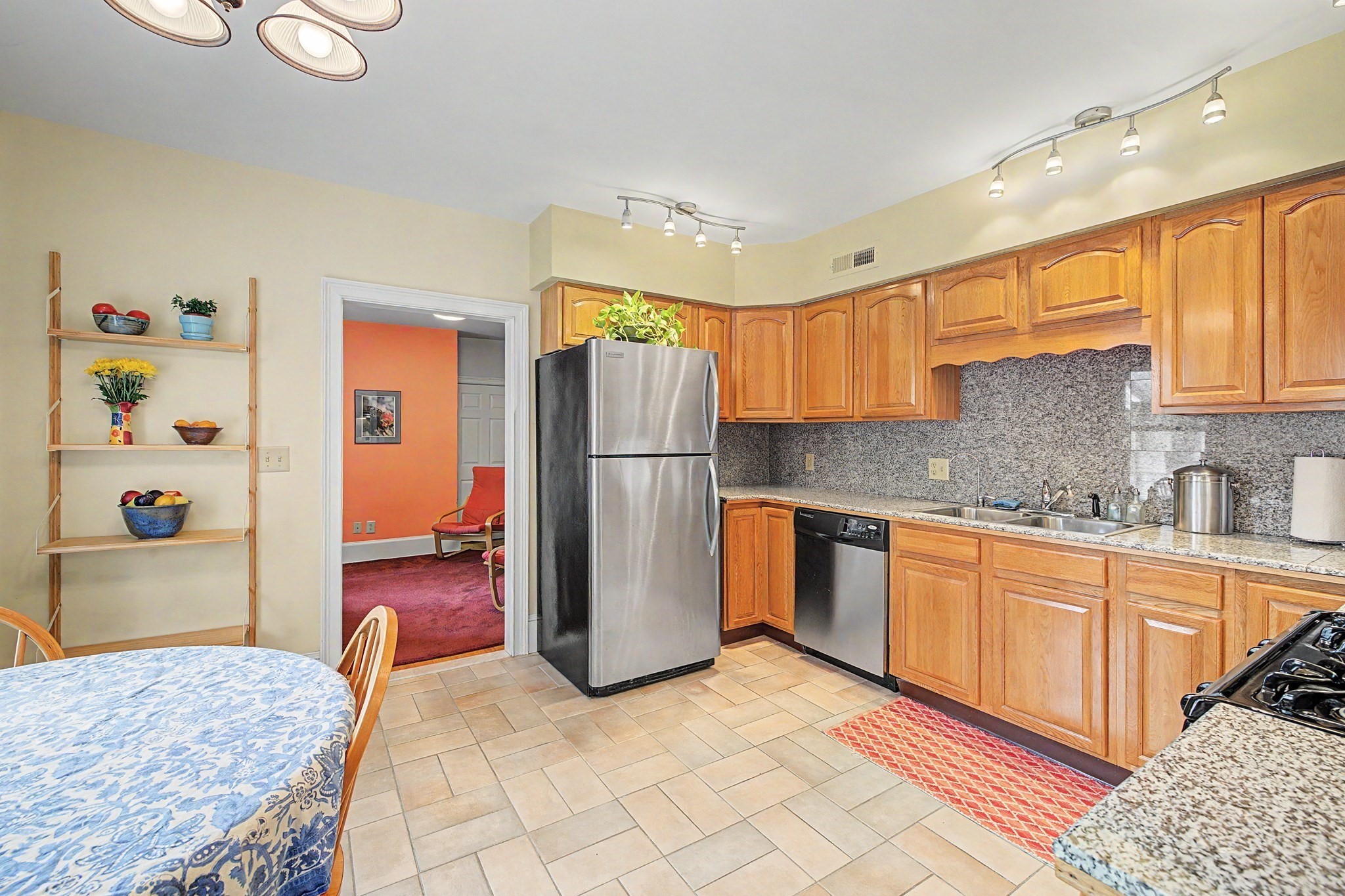 30 Graves Avenue # A Property Photo 15
