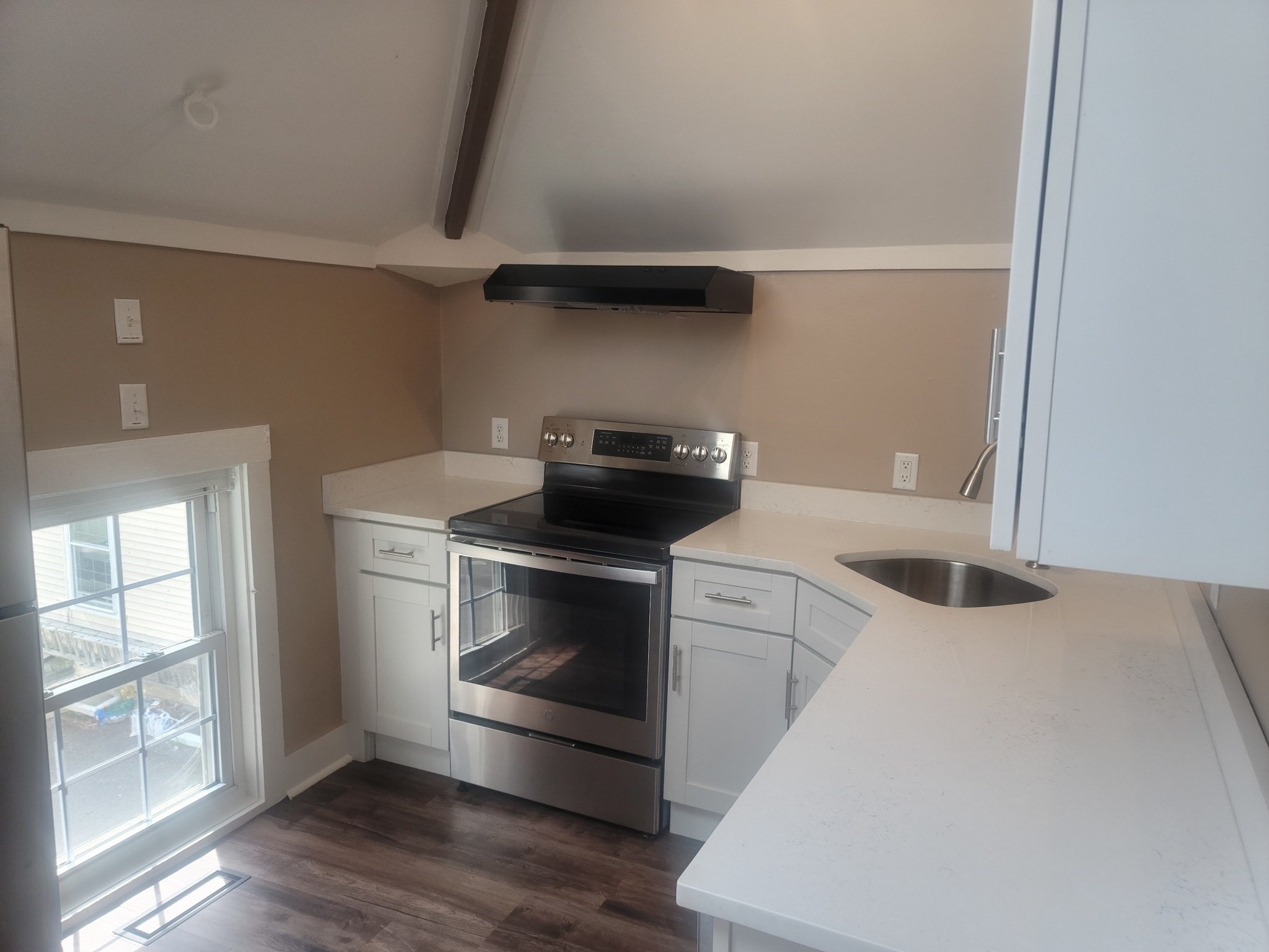 144 E. Haverhill St. Property Photo 6