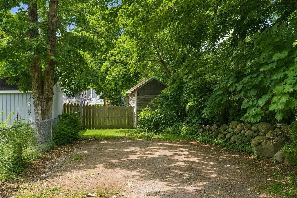 75 Acorn St Property Photo 24