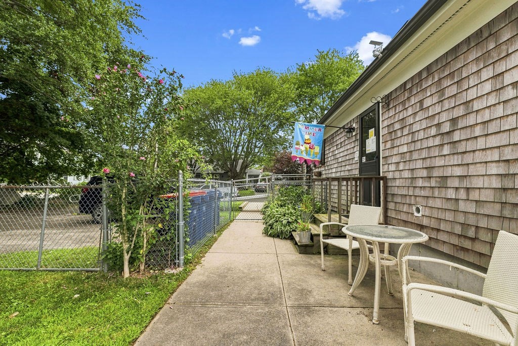 75 Acorn St Property Photo 35