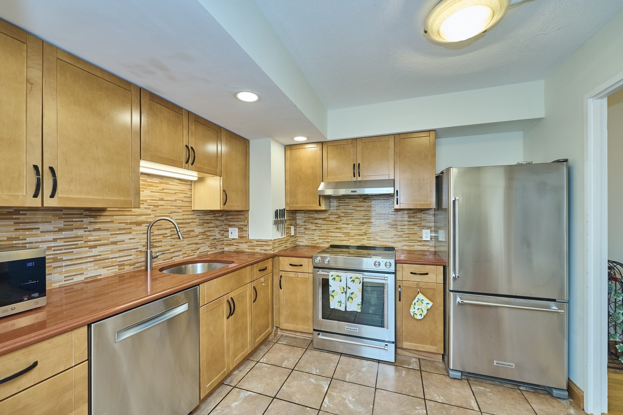 250 Hammond Pond Parkway # 609s Property Photo 8