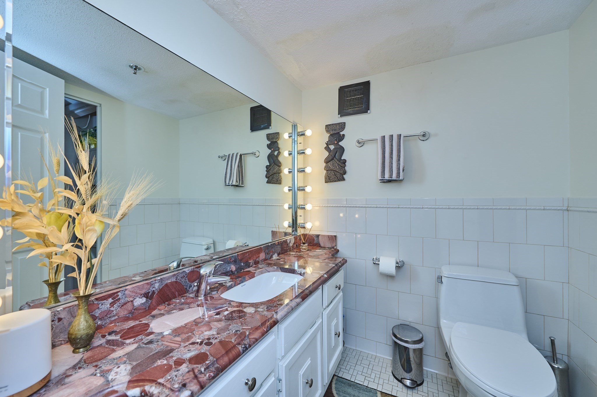 250 Hammond Pond Parkway # 609s Property Photo 10