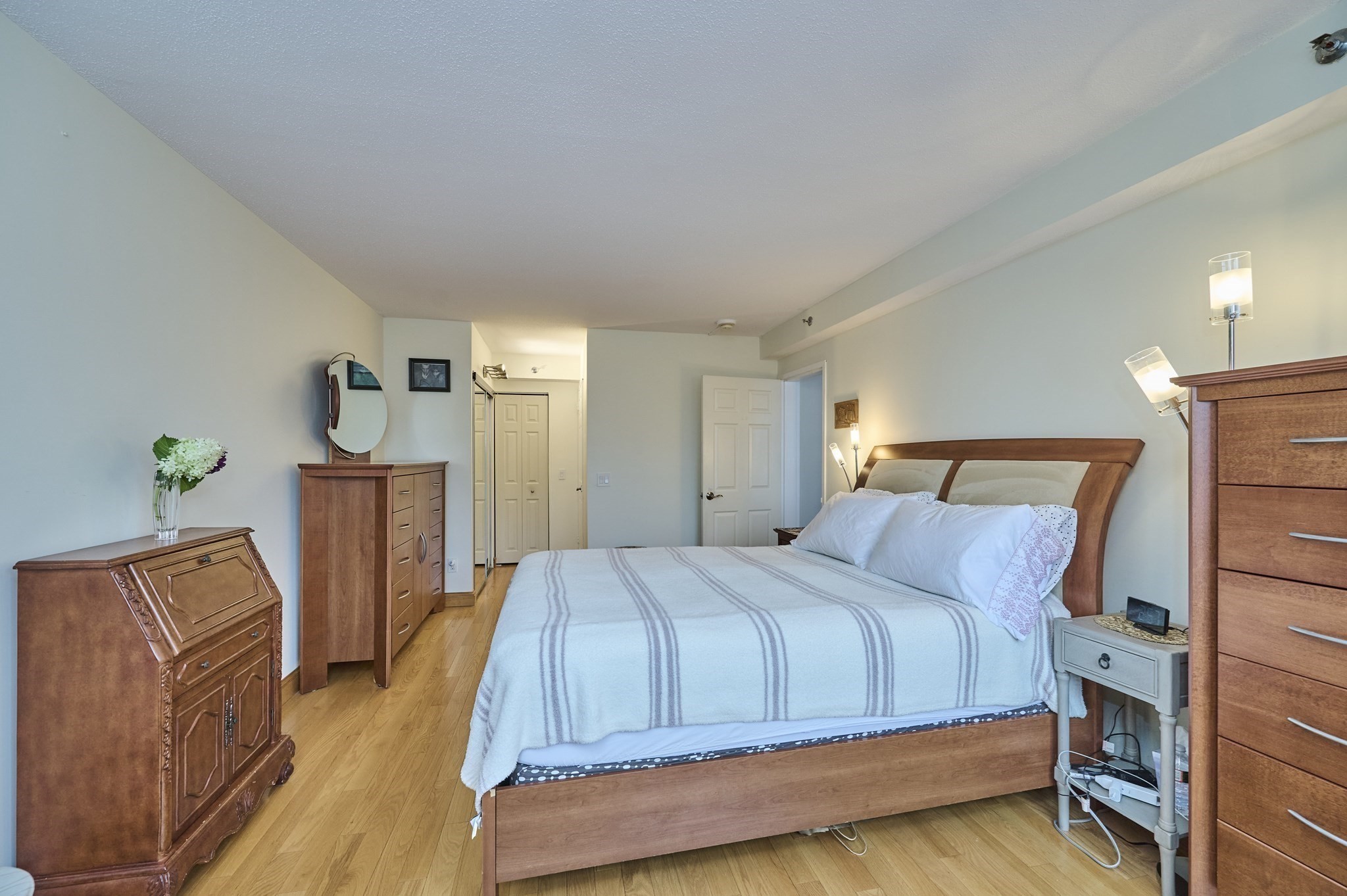 250 Hammond Pond Parkway # 609s Property Photo 13
