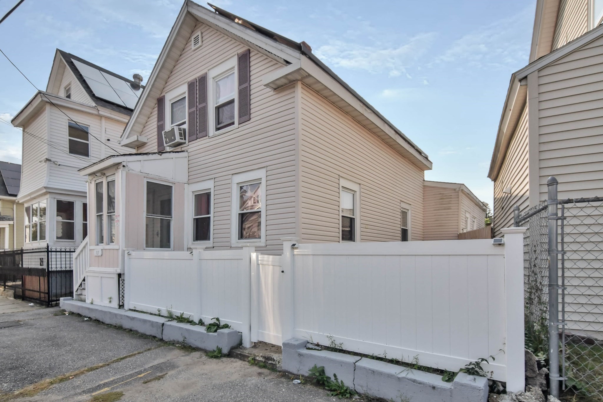 87 Abbott St Property Photo 3