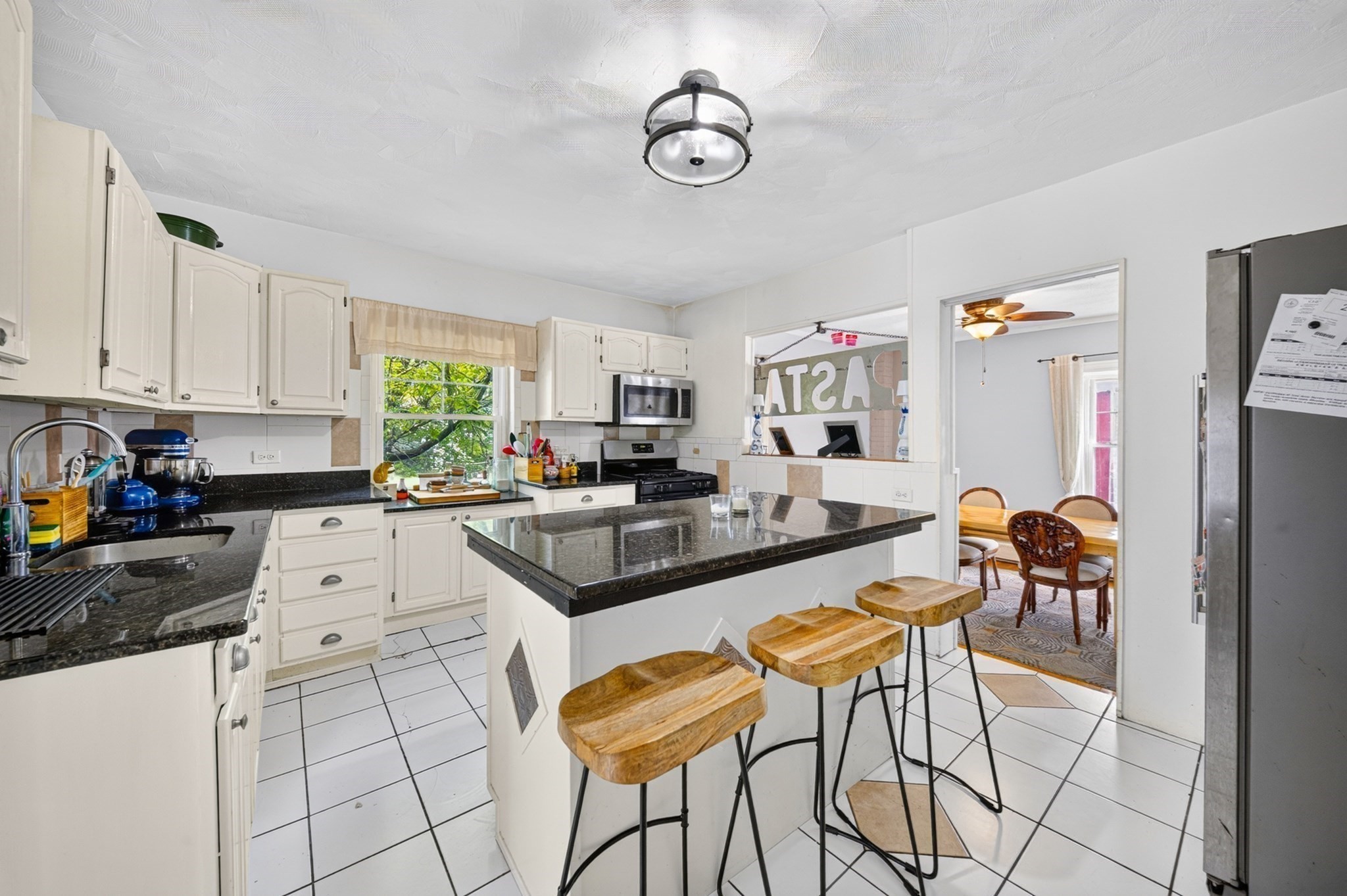3 Round Hill St Property Photo 5