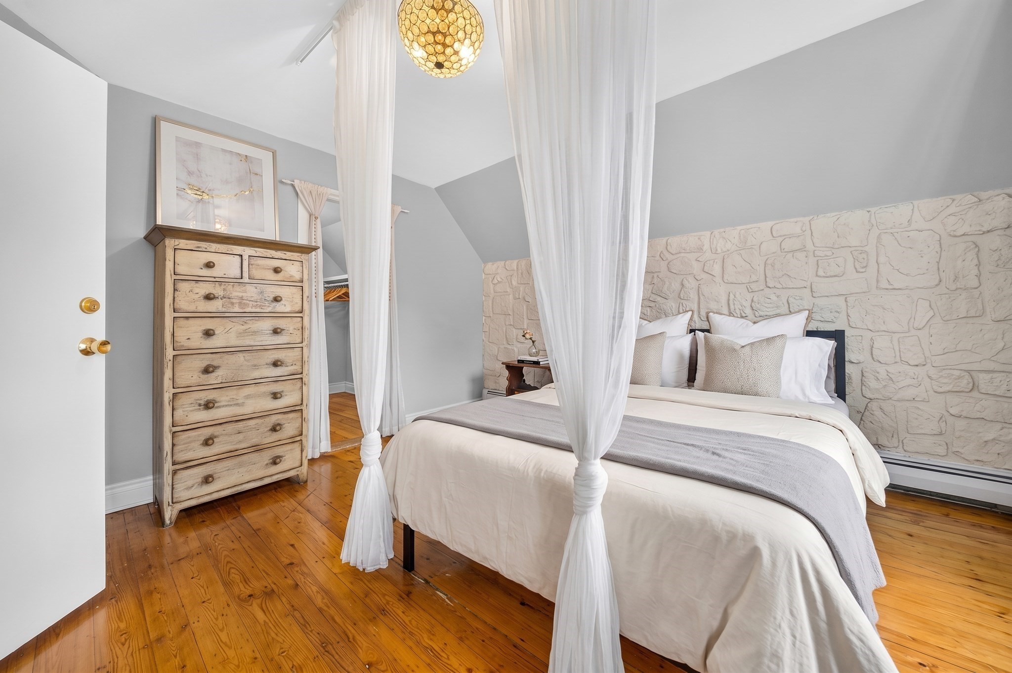 3 Round Hill St Property Photo 8