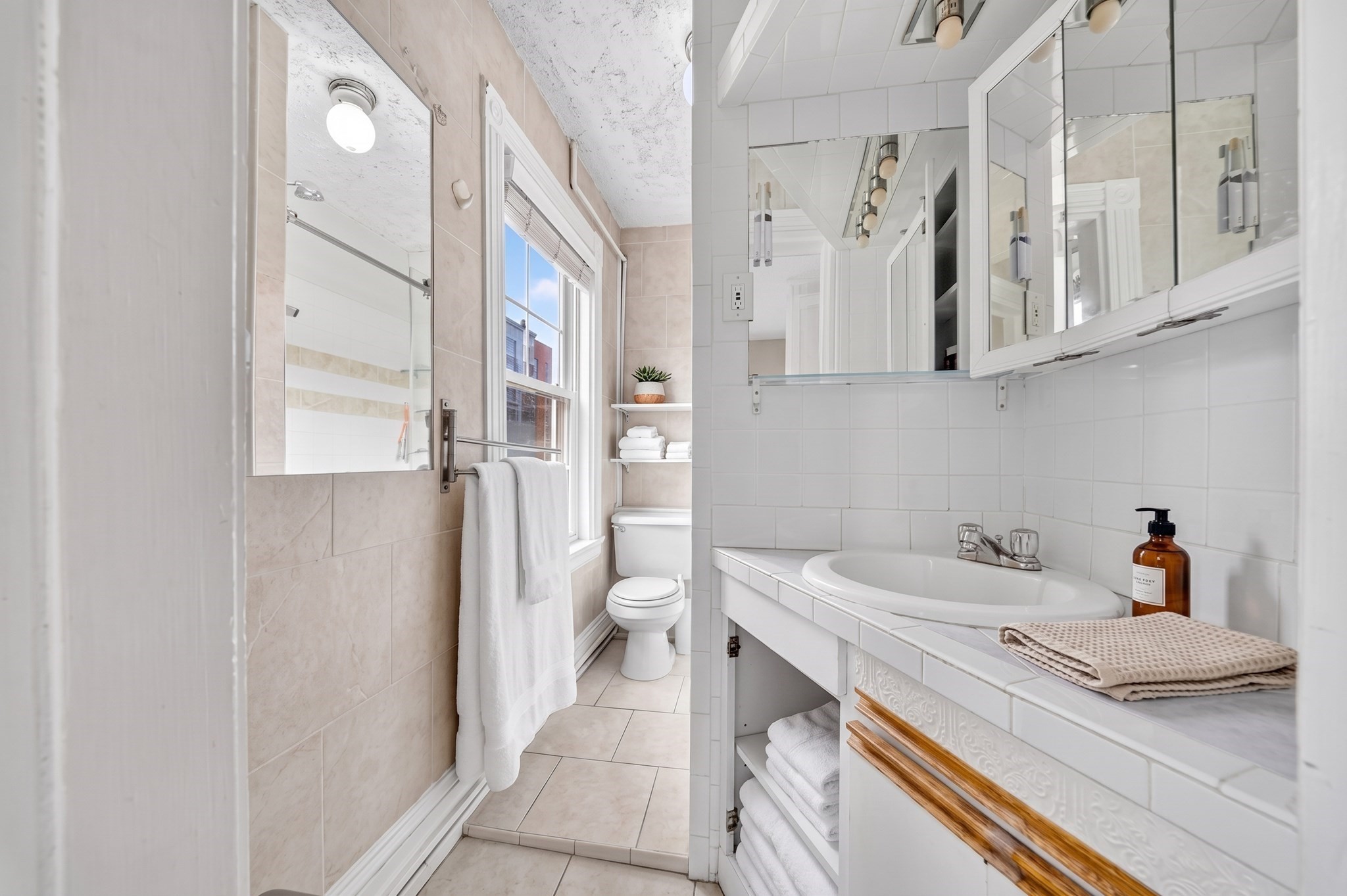 3 Round Hill St Property Photo 10