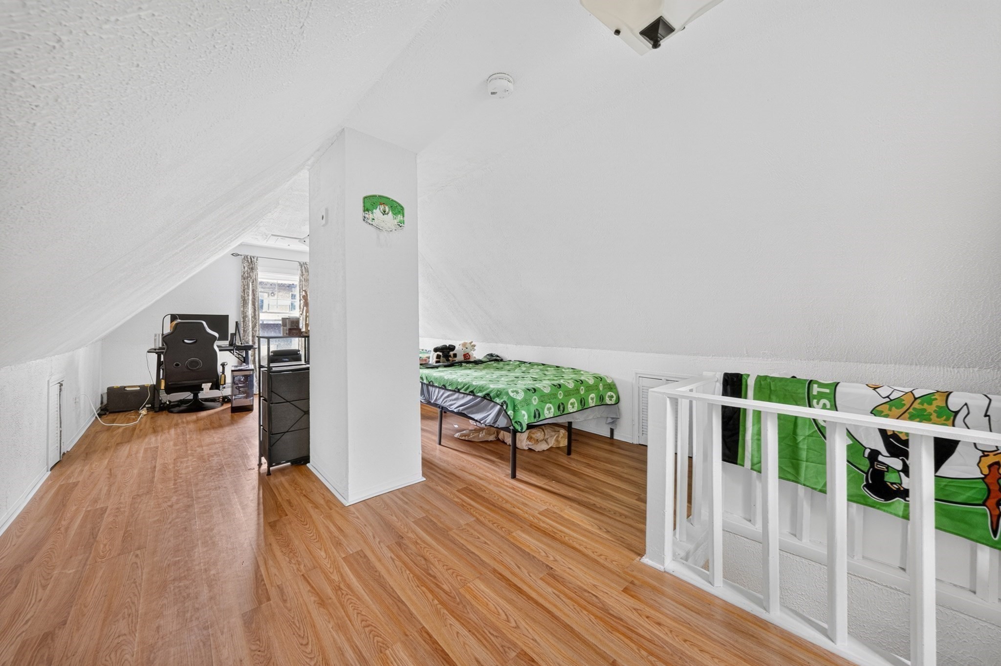 3 Round Hill St Property Photo 15